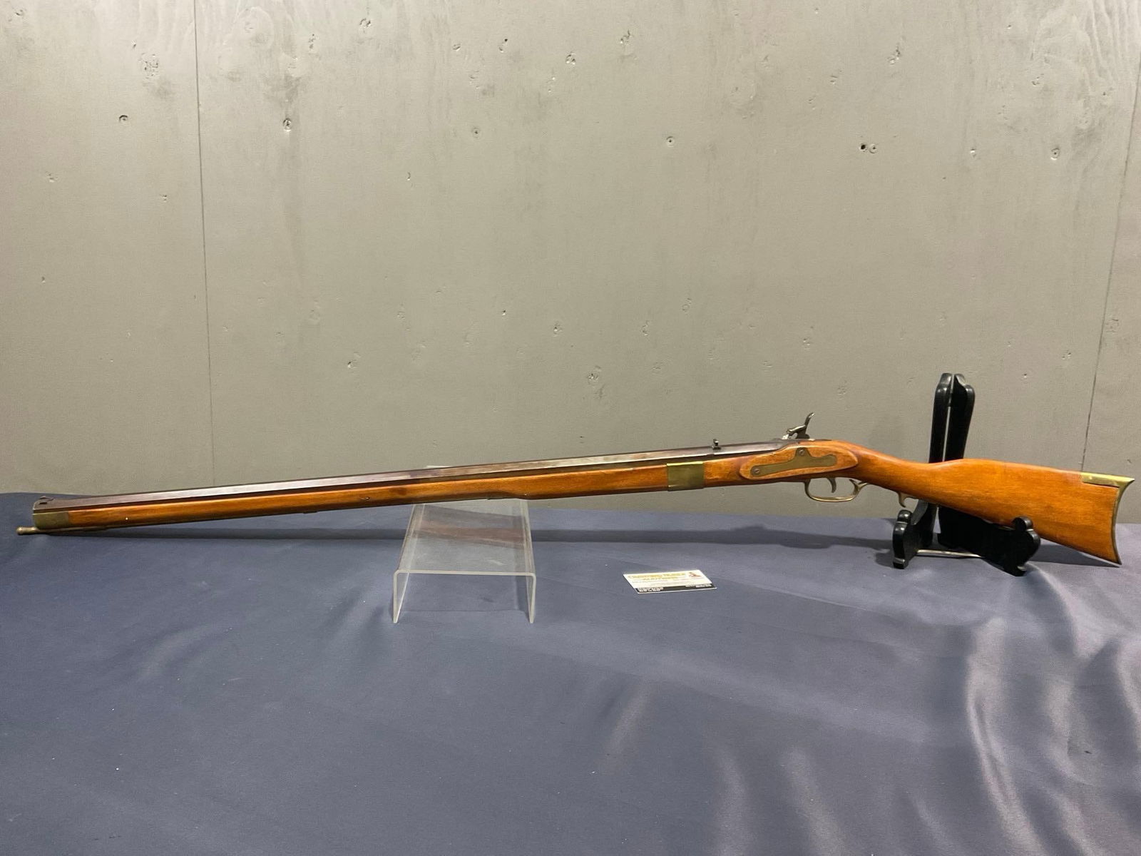 Black Powder Rifle made w/ Vintage & Modern Pieces, 50 inches long, Brass, Wood & Steel pieces: SN: does not appear to have one. Appears to be in fair to good shape. The piece measures approx 50 inches in total, the barrel is 34 inches. See pics. E-4140