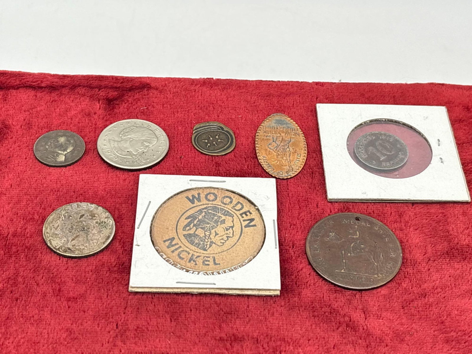 American & Foreign Coins Some silver, S. Dakota Wooden Nickel, 1943 Silver Quarter, Plus more (1 of 13)