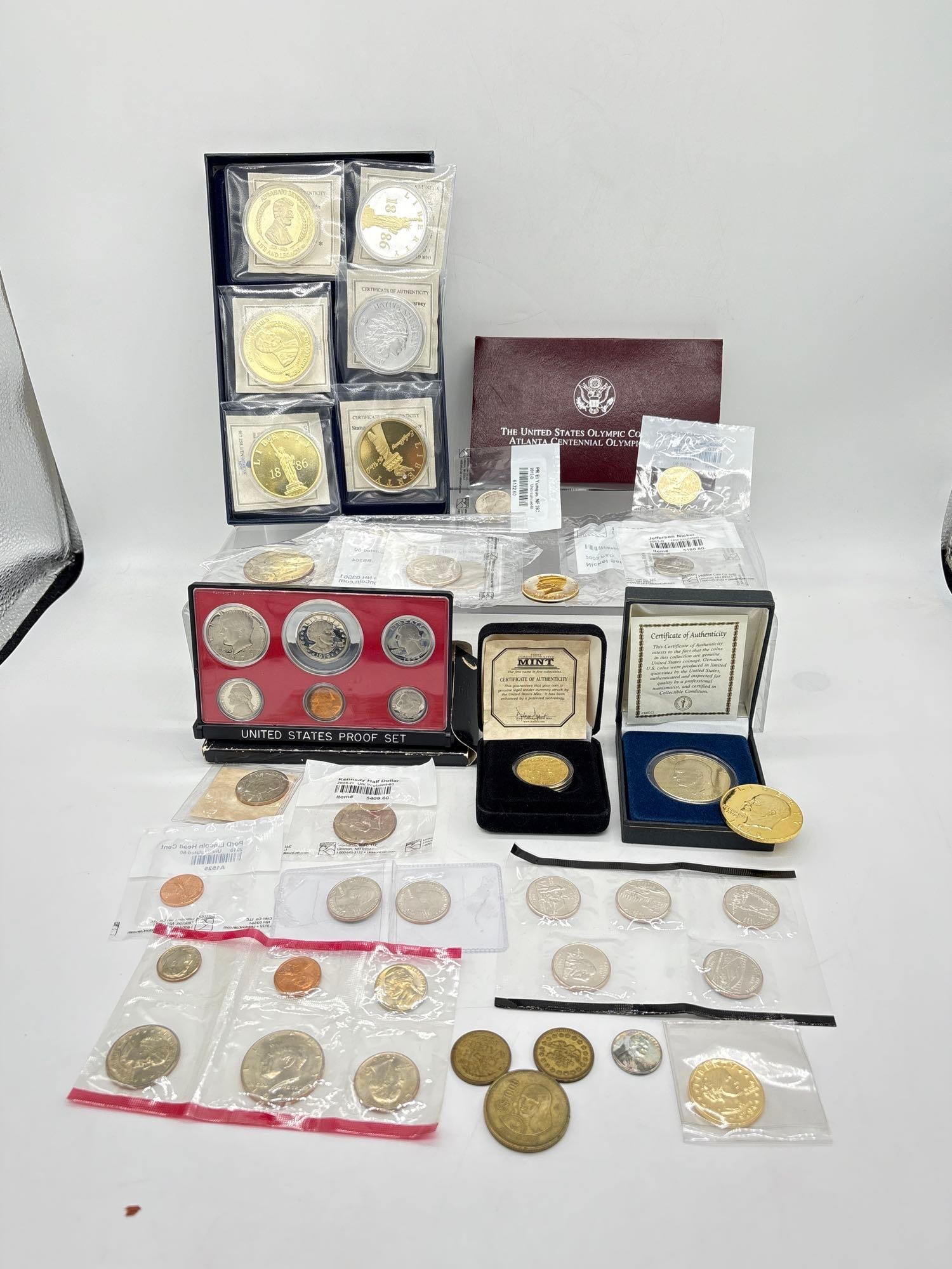 Large collection of assorted coins see description and pics (1 of 10)