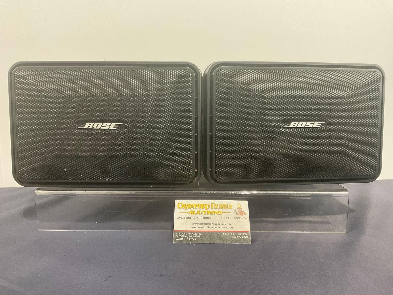 Pair of Vintage 1984 BOSE Model 101 Music Monitors: SN: 513884 & 513885 Appears to be in good shape. The consignor said they were tested before storage. The pair would fit in a box that measures approx 12h x 10w x 6d inches. See pics. E-4130