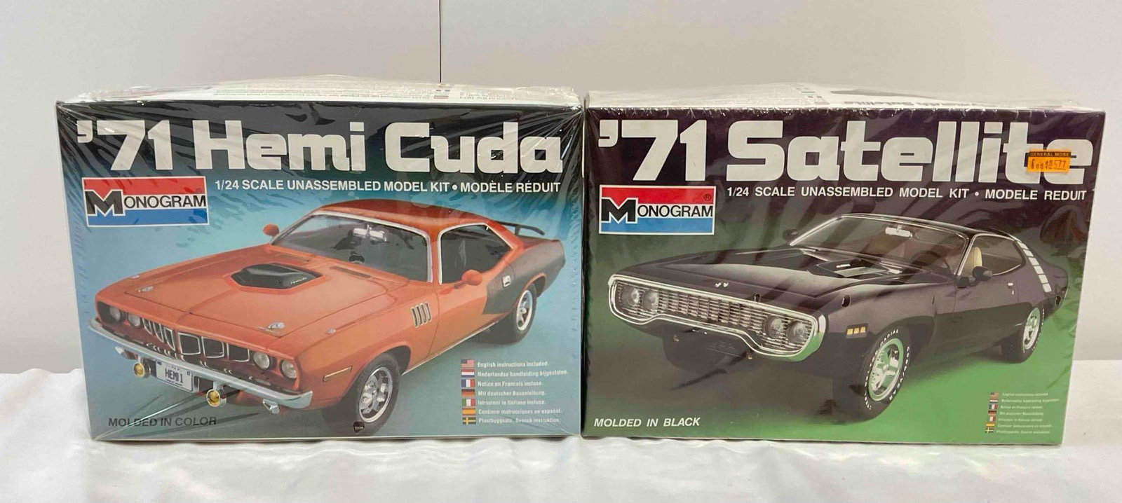 Pair of Model Car Kits, 1:24 Scale, Monogram '71 Hemi Cuda & '71 Plymouth Satellite. (1 of 5)