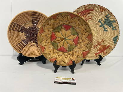 Trio of Native American Handwoven Bowls, Grass or similar material, larger is 13.5 in diameter: Appears to be in good shape. The piece measures approx 2h x 13.5w x 13.5d inches. See pics. E-4190