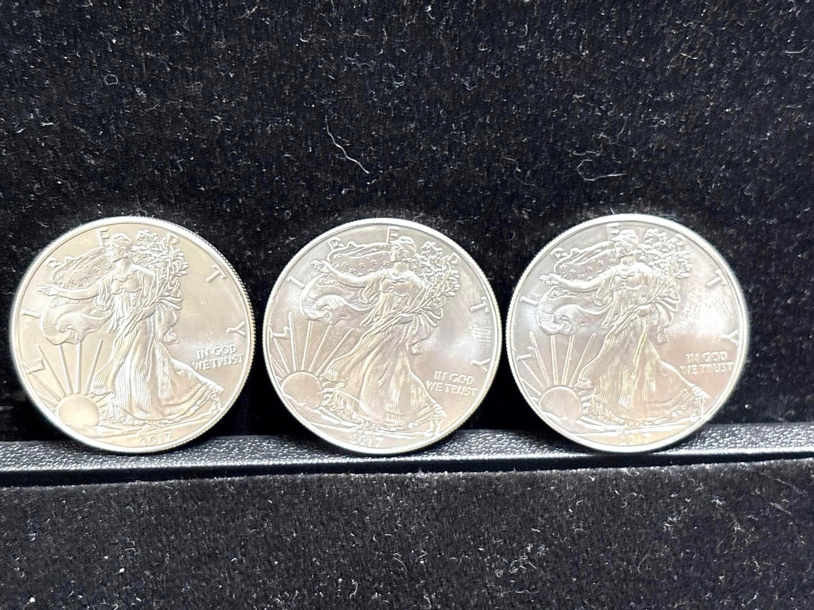 3 X 2017 Uncirculated .999 Silver 1 oz. American Eagles nice coins (1 of 2)