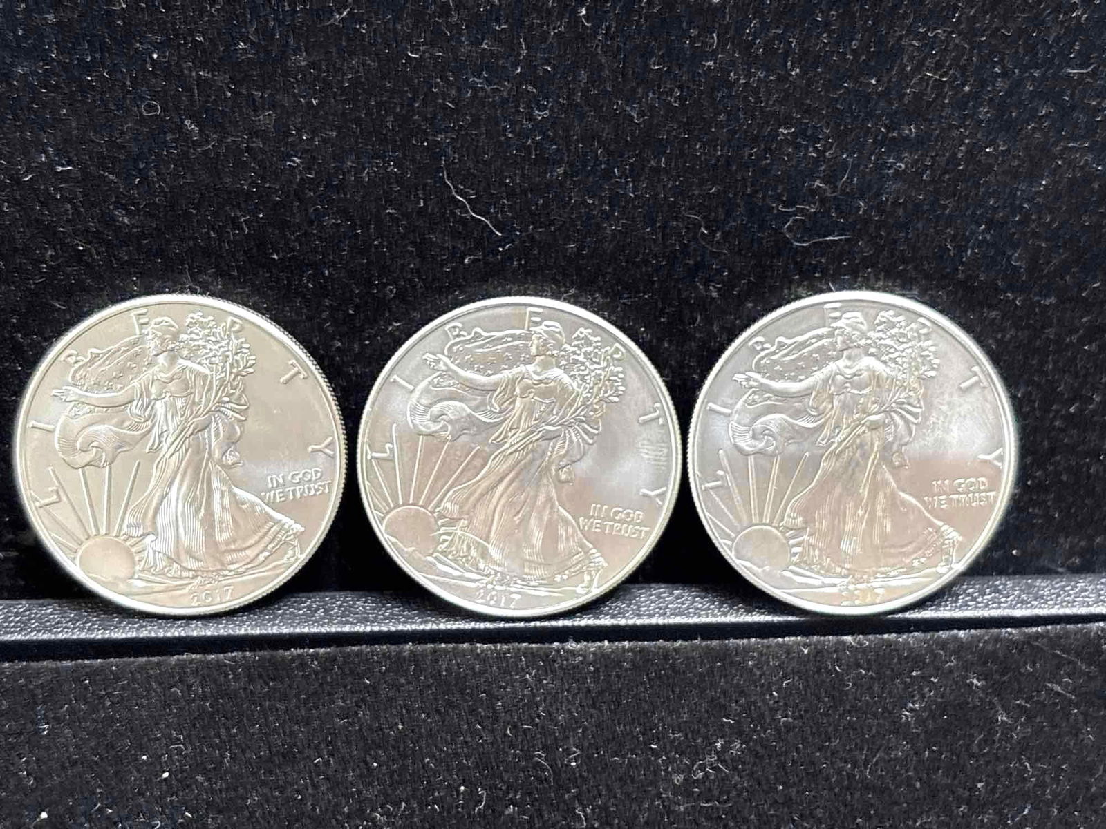 3 X 2017 Uncirculated .999 Silver 1 oz. American Eagles nice coins (1 of 2)