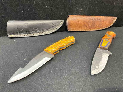2 pcs Handmade Steel 3.5" Hunting Knives w/ Leather Sheaths & Orange Resin/Bone Handles.: 2 pcs Handmade Steel 3.5" Hunting Knives w/ Leather Sheaths & Orange Resin/Bone Handles. Very Good Condition. Blade length measures 3.5", total measurements are 8" x 2" DM-3440