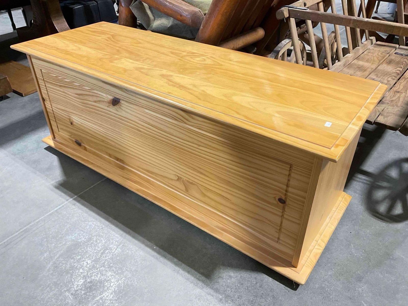 Handsome Modern Pine Wooden Blanket Trunk Chest. Excellent Condition. See pics. (1 of 5)