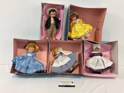 5 Madame Alexander Dolls in original Box, incl. 402, 416, 420, 421, 423: Mammy 402, unknown 414, Betty Blue 420, Curly Locks 421, Little Maid 423. Appears to be in good shape. The dolls are in the original packaging. The boxes together measure approx 18h x 9w x 9d inches.