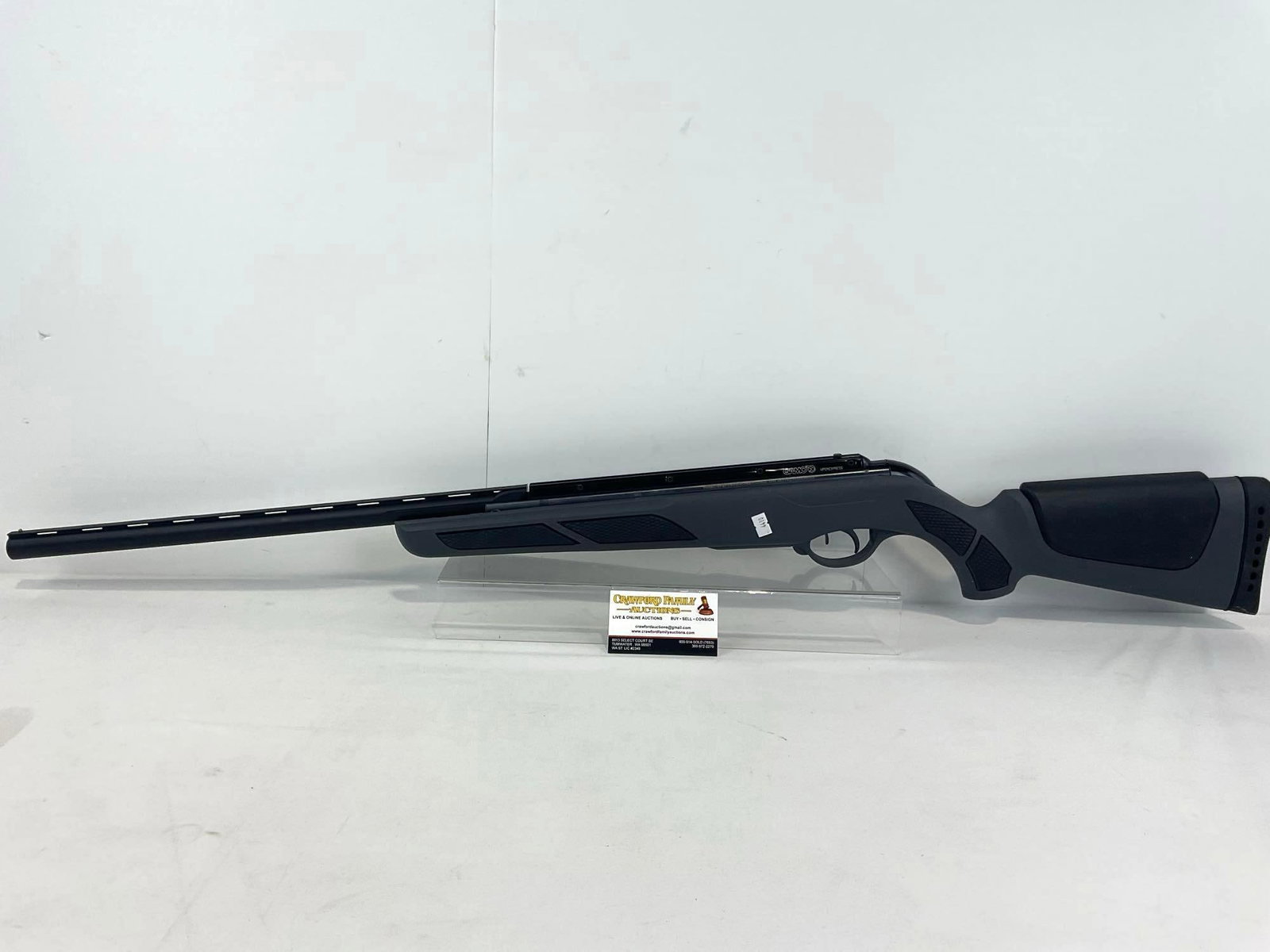 Gamo ViperExpress Cal.5.5 (.22) 18 inch barrel, Break Open Air Rifle: SN: 04-1C-673370-06 Cal.5.5 (.22) Appears to be in fair to good shape. The piece measures approx 43.5 inches in total, the barrel is 18 inches. See pics. E-4410