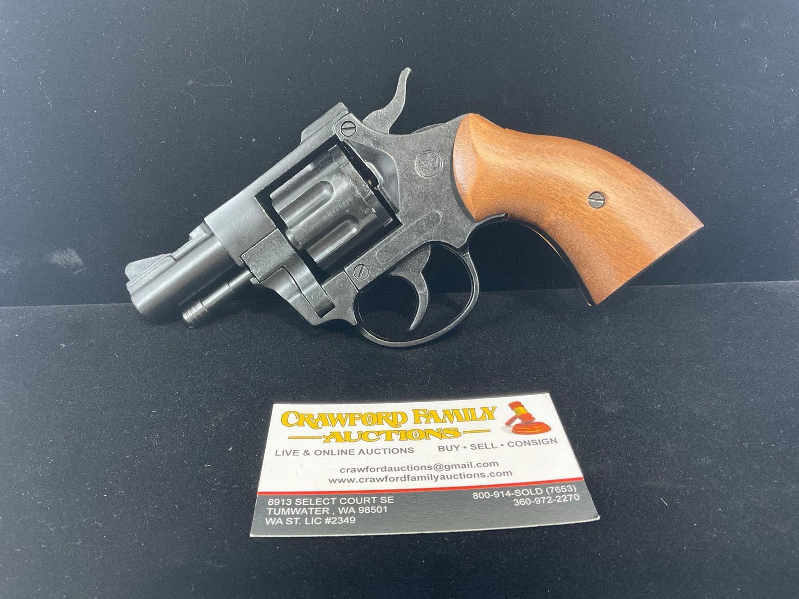 BBM Starting Pistol .22 cal blanks Revolver, Swing Out 8 rd Cylinder, 8 inches long: Appears to be in good shape. The set fits in a box that measures approx 5.5h x 8w x 2d inches. See pics. E-4360