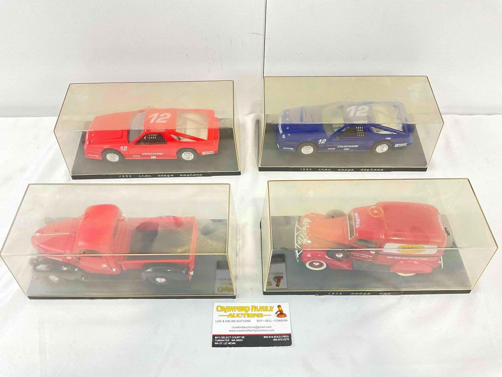 4 pcs 1:24 Scale Model Cars, 2x Plastic & 2x Die Cast Metal in Acrylic Cases. Very Good Cond. (1 of 7)