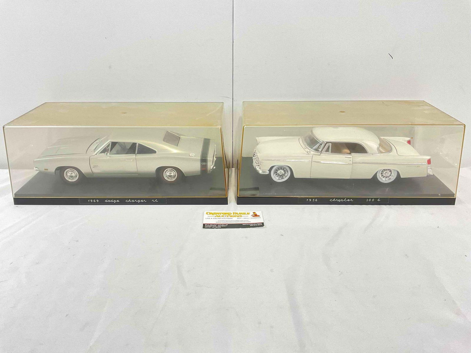 2 pcs 1:18 Scale Die Cast Car Models in Acrylic Cases, '69 Dodge Charger RT & More! See pics. (1 of 6)
