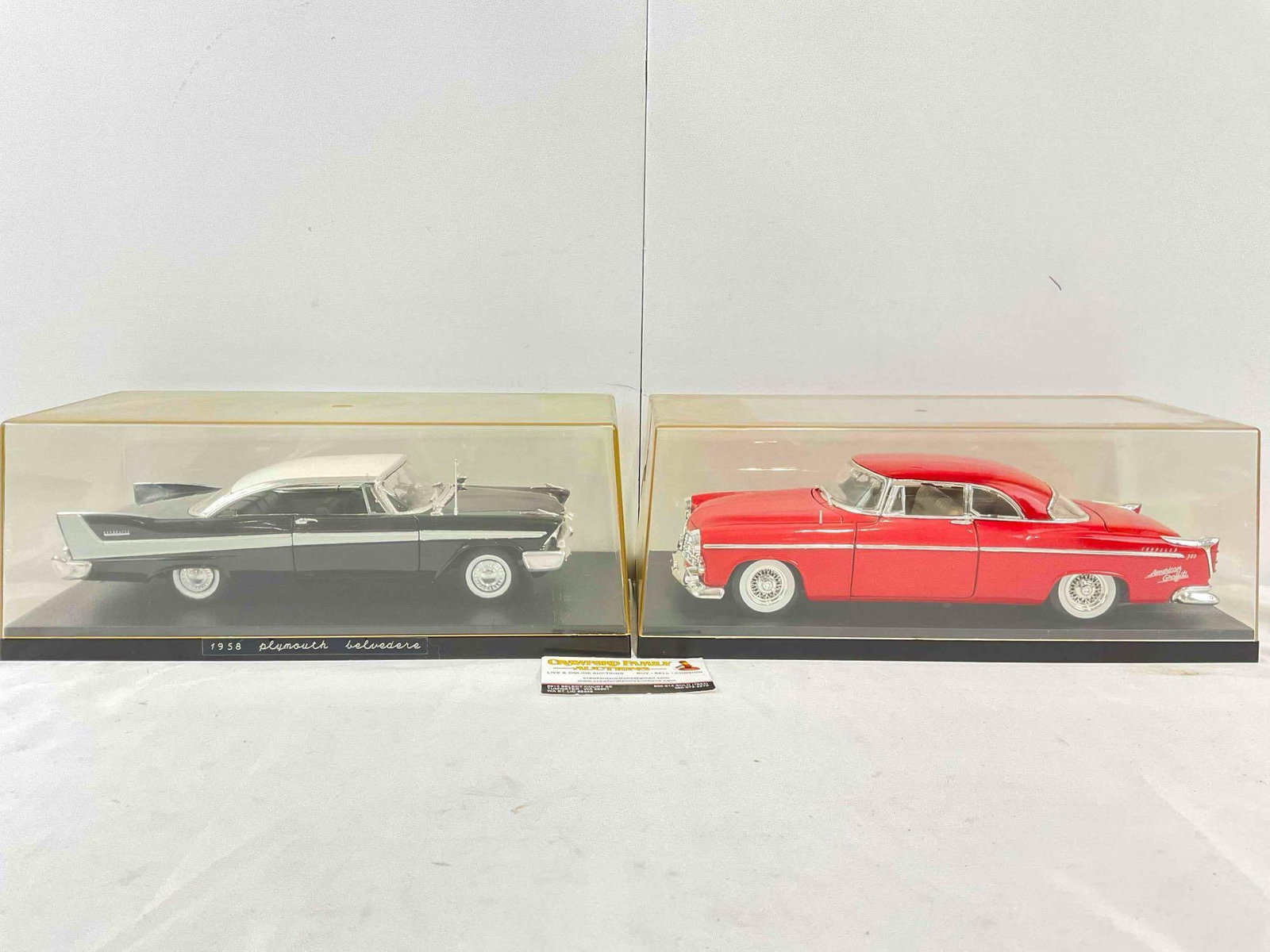 2 pcs 1:18 Scale Die Cast Model Cars in Acrylic Cases, 1x Motor Max American Graffiti & More! (1 of 10)