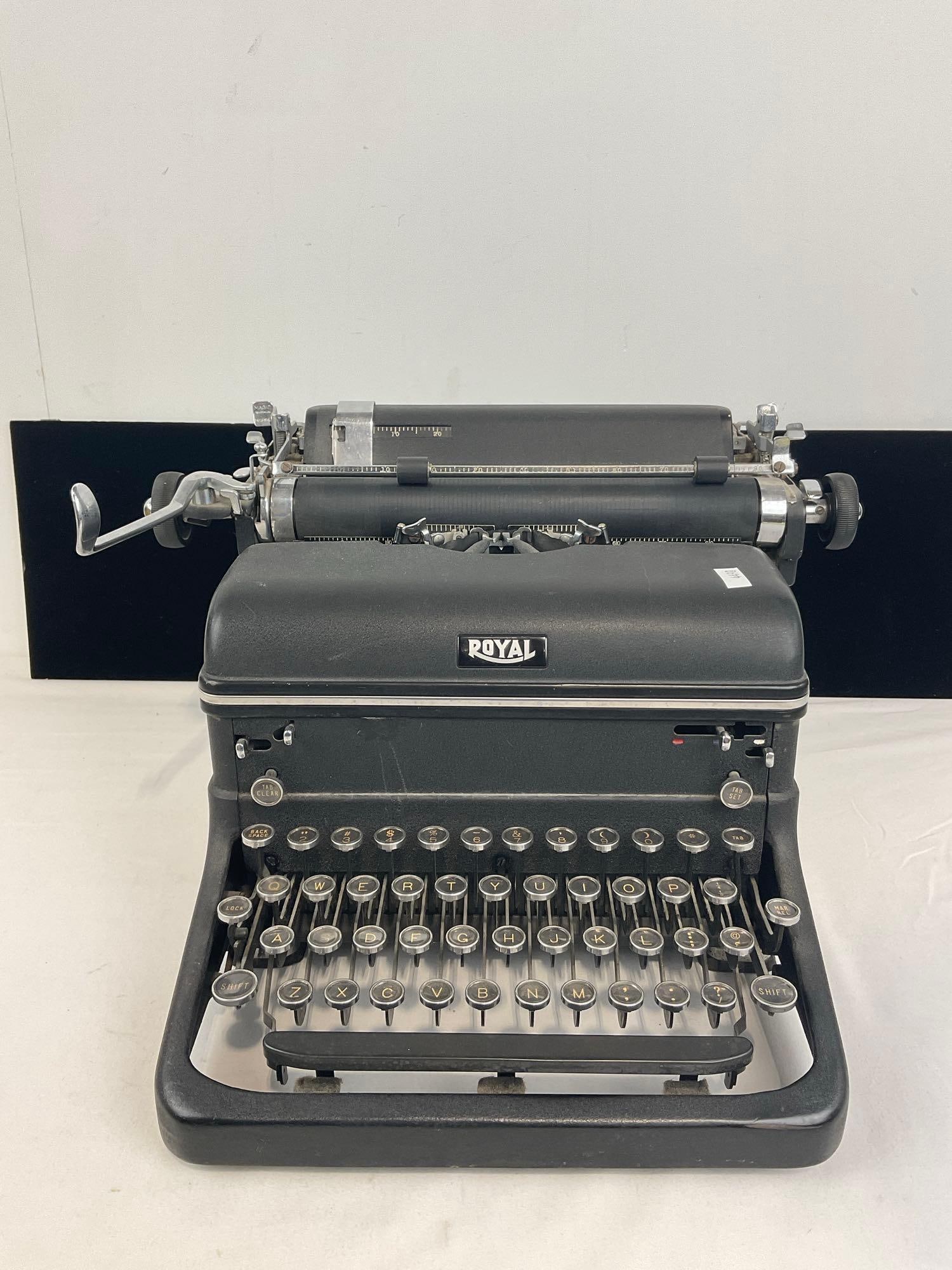 1930s Royal KMM Magic Margin Typewriter, approx 10h x 18w x 16d inches, needs some TLC (1 of 6)