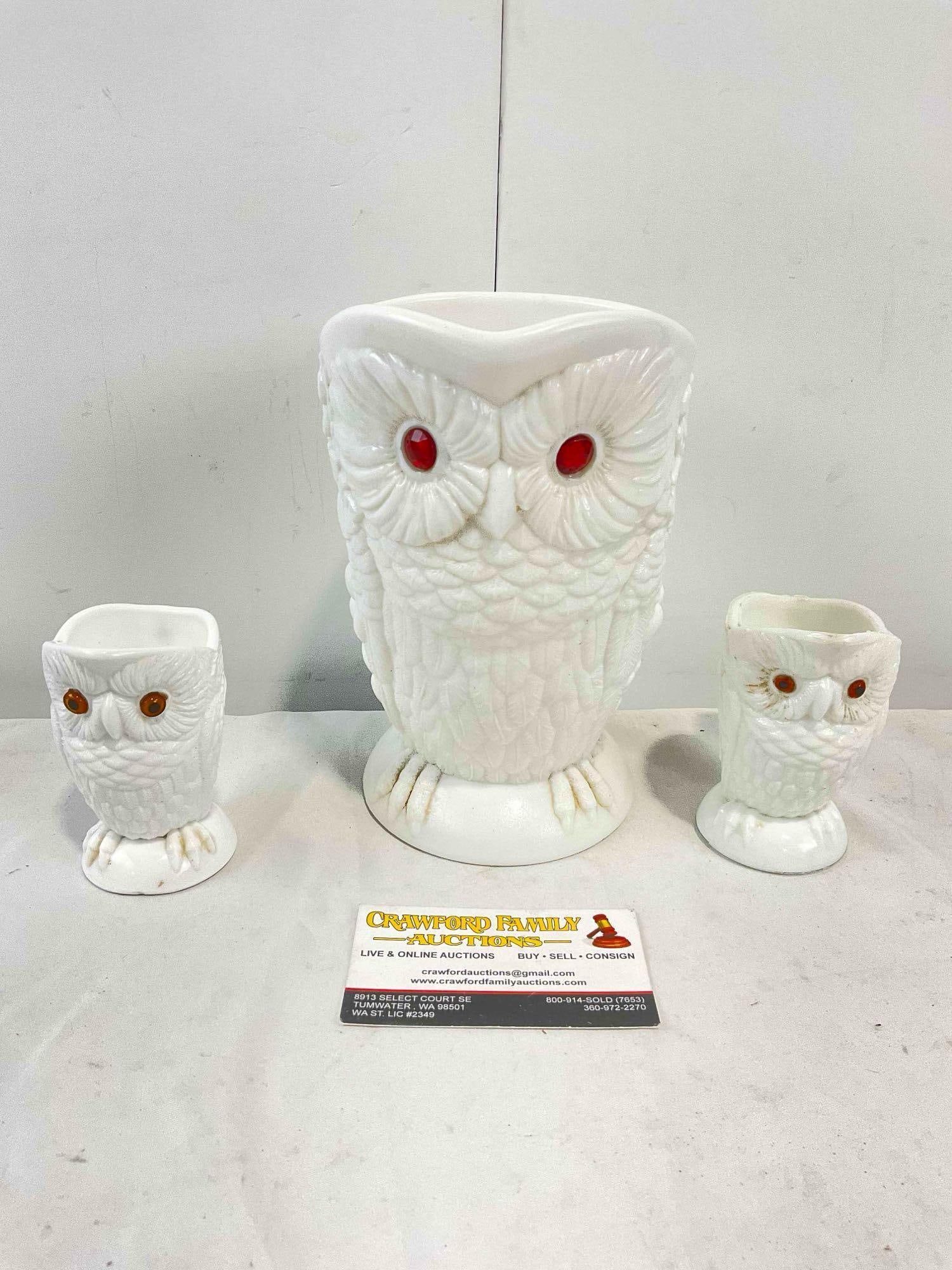 3 pcs Vintage Challinor Taylor? Milk Glass Owls, 2 Creamers & 1 Pitcher. Excellent Condition. (1 of 5)