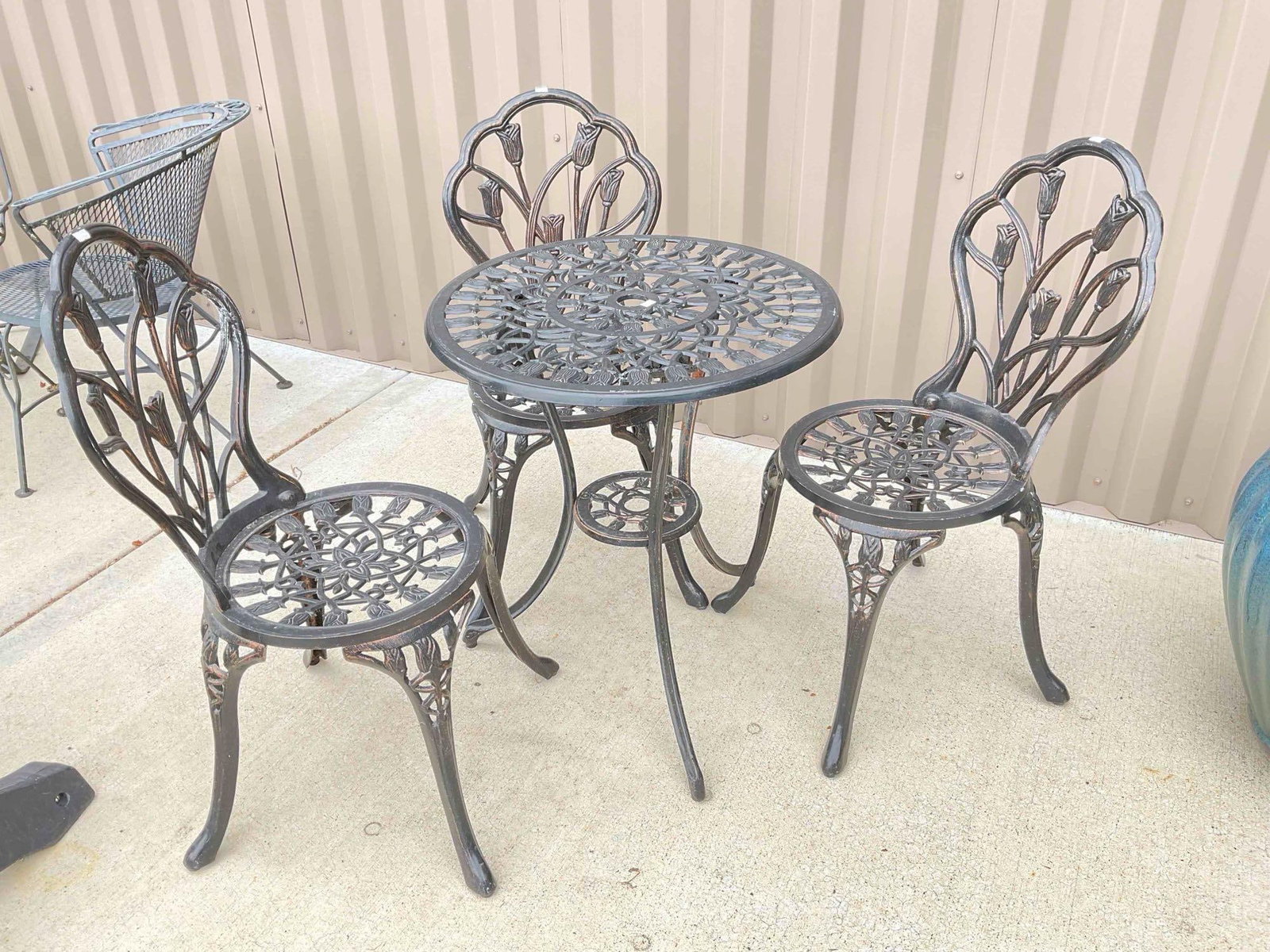 Black Painted Metal Patio Table w/ 3 Chairs & Floral Design. Very Good Condition. See pics. (1 of 8)