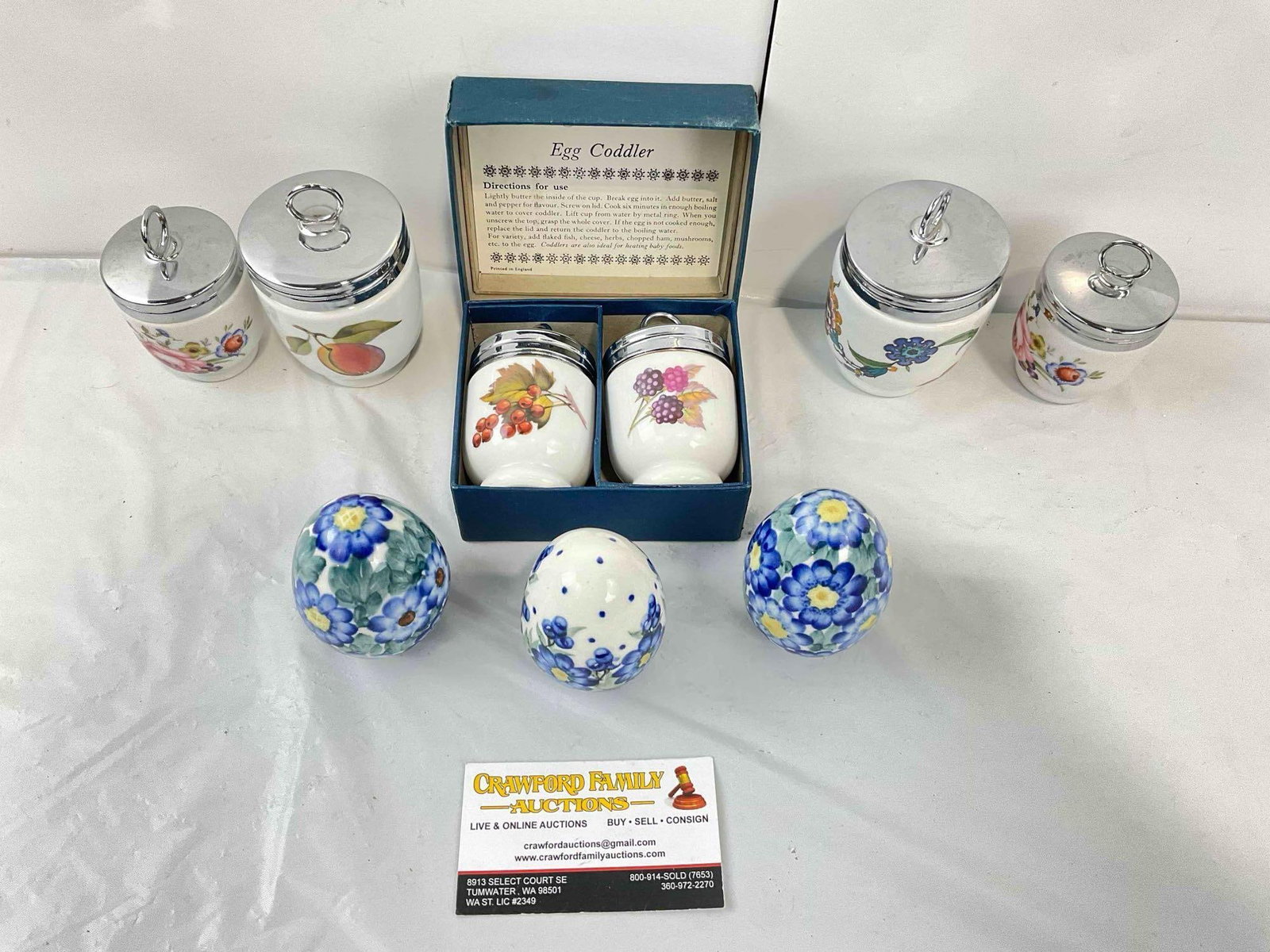 9 pcs Vintage Ceramics, incl. 6x Royal Worcester Egg Coddlers, 2x NIB. Excellent Condition.: 9 pcs Vintage Ceramics, incl. 6x Royal Worcester Egg Coddlers, 2x NIB. Excellent Condition. Also includes 3 pcs ceramic eggs. Largest measures 4" x 3" x 3" Dm-4600