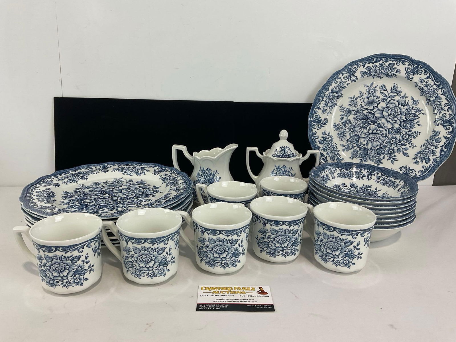 Vintage J&G Meakin English Ironstone China, 25 pieces, blue transferware: Includes: 8 dinner plates, 8 small bowls, 7 mugs, & creamer/sugar. Appears to be in good shape. The set measures approx 10h x 16w x 10d inches. See pics. E-4710 *Oversized shipping may apply*