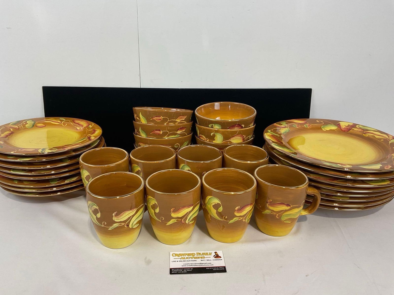 Laurie Gates Coronado Collection China, 8 Mugs, 8 Dinner Plates, 8 Lunch Plates & 8 Soup Bowls: Appears to be in good shape. See pics. E-4720 *Oversized shipping may apply*