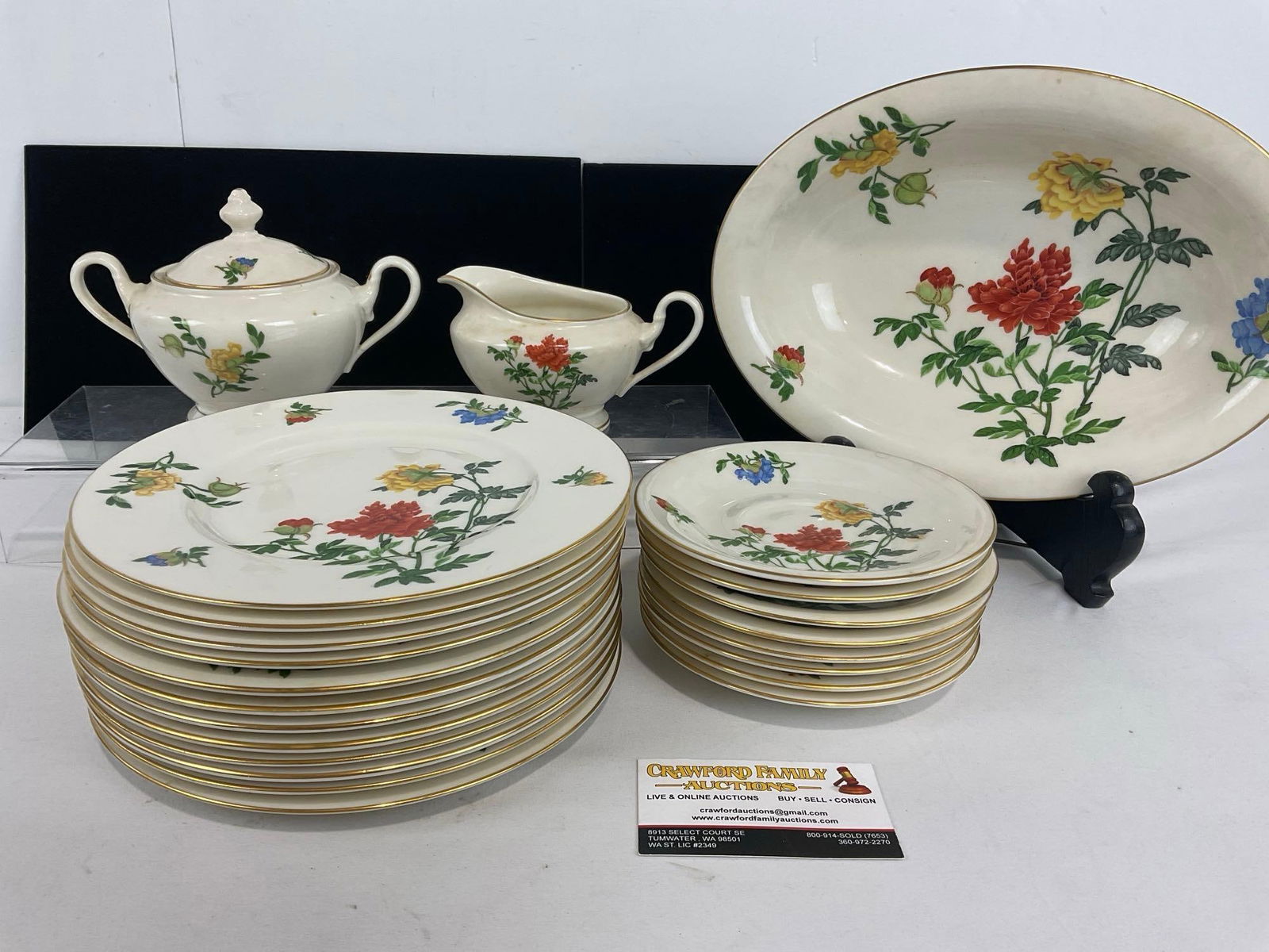 Vintage US Castleton China 23 pieces, Dinner plates, saucers, Creamer/Sugar & Veg Bowl: Appears to be in good shape. The piece measures approx 12h x 11w x 9d inches. See pics. E-4700 *Oversized shipping may apply*