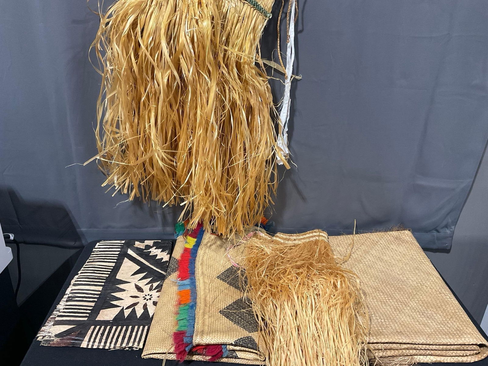 Vintage 1940s Fijian Grass Skirts and Woven Mats, 2 skirts & 3 mats (1 of 9)