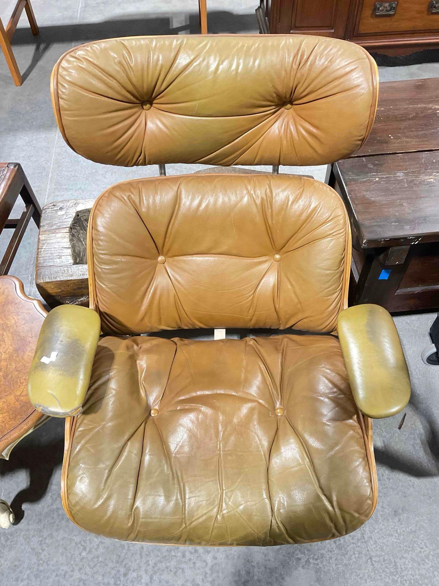 Vintage Mid Century Plycraft? Eames Style Reclining Brown Leather Chair. Good Condition.: Vintage Mid Century Plycraft? Eames Style Reclining Brown Leather Chair. Good Condition. Leather is visibly worn and discolored, wood has some wear indicative of age, condition is otherwise good. Meas