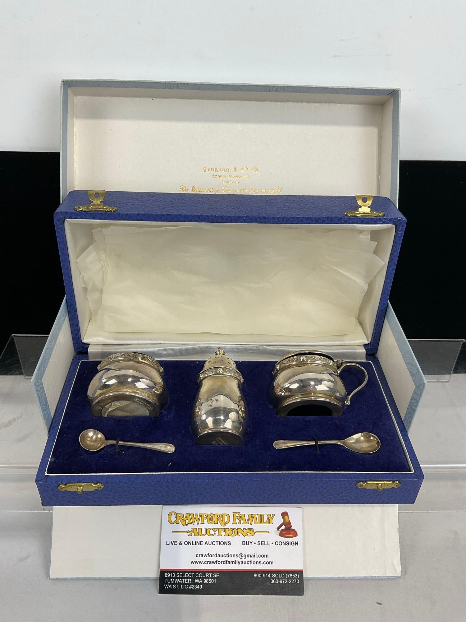 Garrard & Co Ltd Crown Jewellers Sterling Silver Set, Small Creamer, Sugar Bowl & Shaker, 120 gr ... (1 of 13)