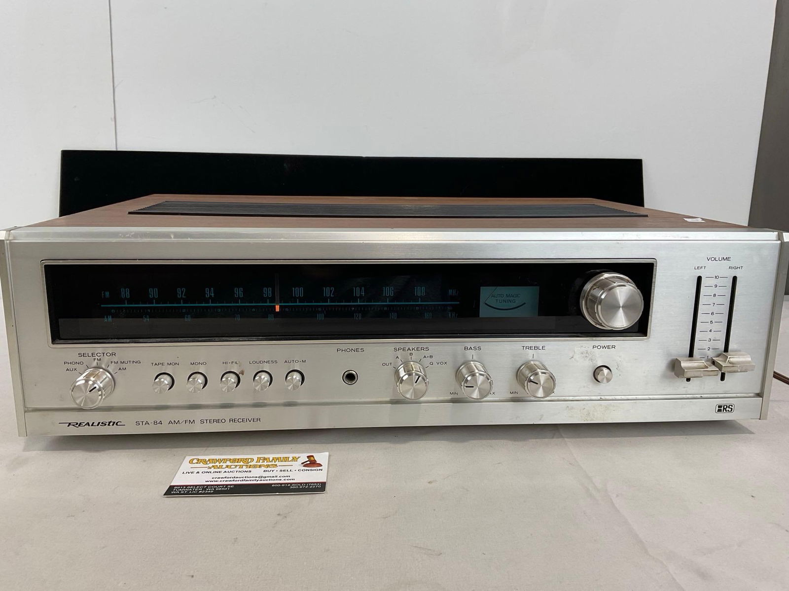 Realistic model 31-2062 AM/FM Stereo Receiver, tested & powers on, 7h x 20w x 15d inches (1 of 5)