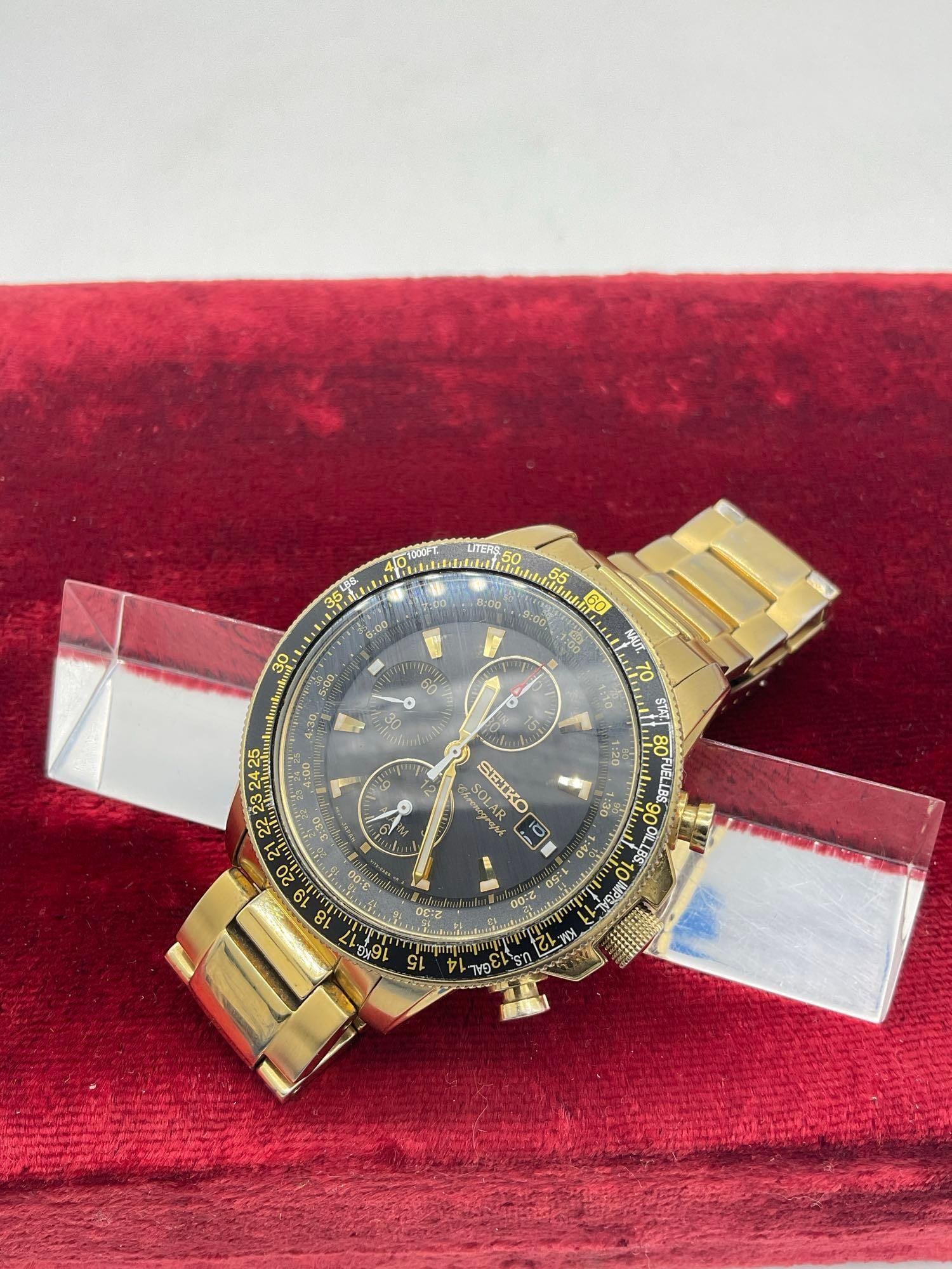 Men's Gold toned Quartz Black face Seiko Solar Chronograph wrist watch 162577 (1 of 3)