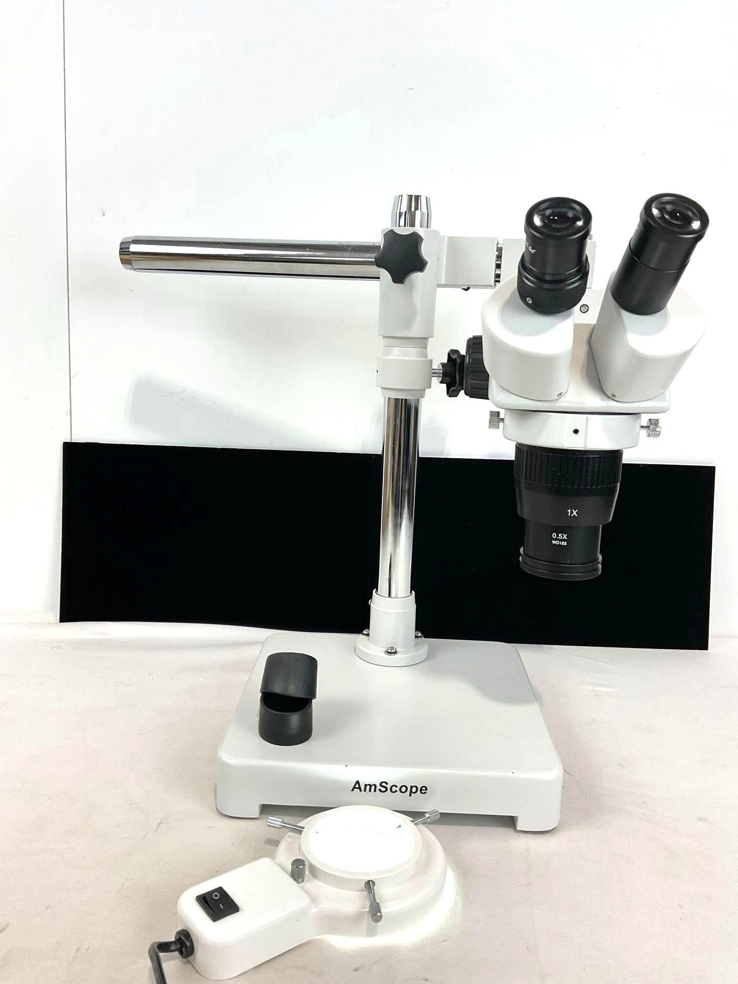 AmScope trinocular stereo microscope on a single-arm boom stand, very adjustable, light works (1 of 3)