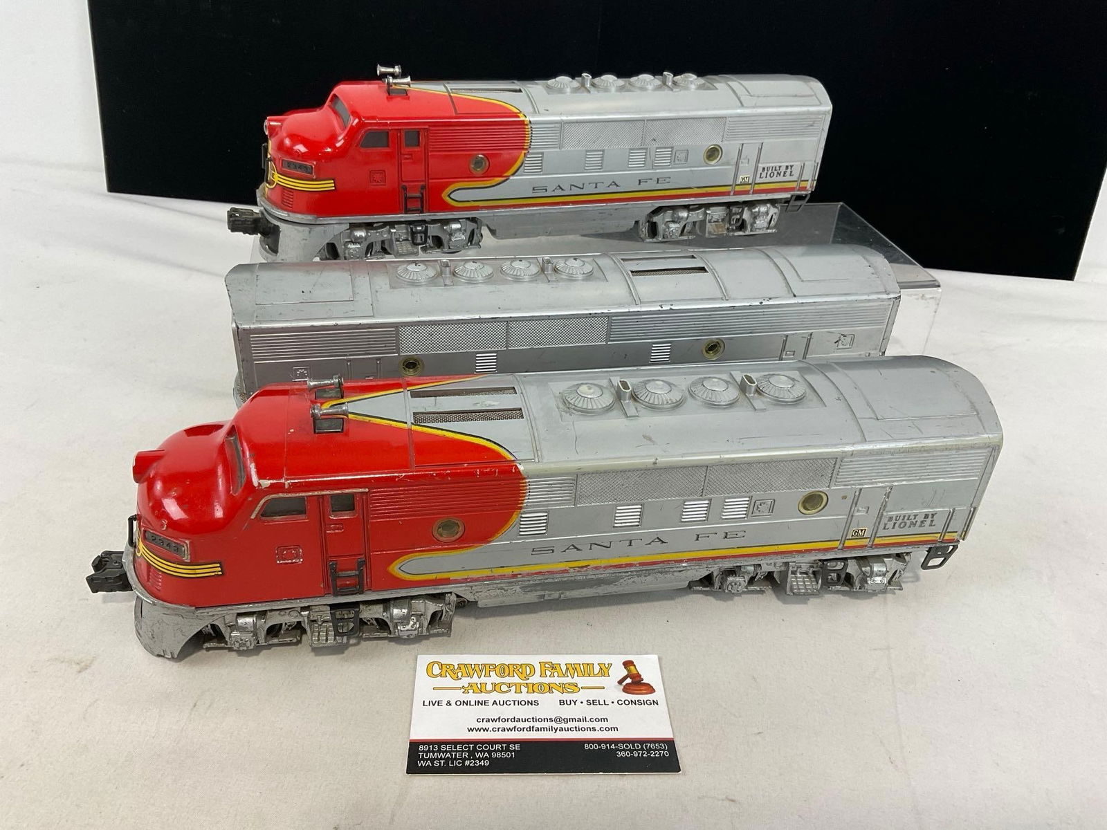 3 Santa Fe Train Cars, Built by Lionel, 2 #2343 Engines & 2343C Diesel Locomotive (1 of 3)