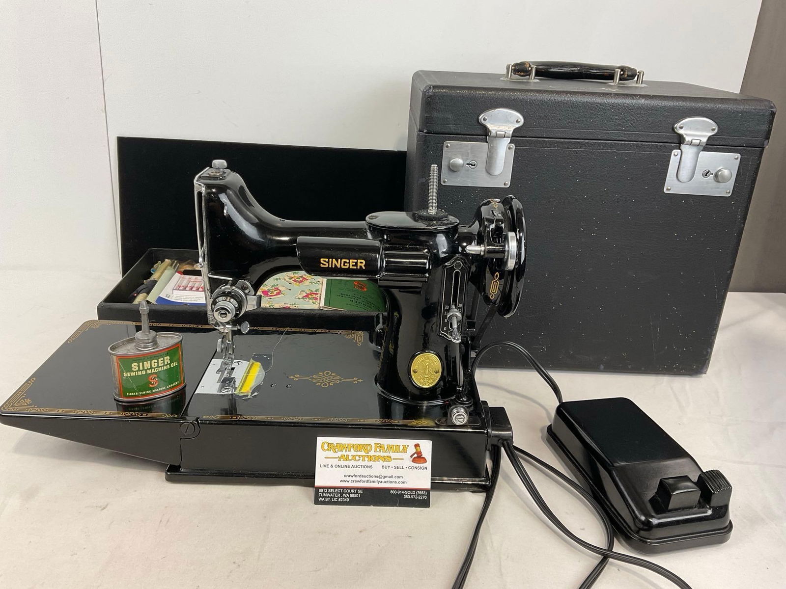 Vintage Featherweight Singer 221 Electric Sewing Machine w/ Leather Case, tested & working (1 of 7)