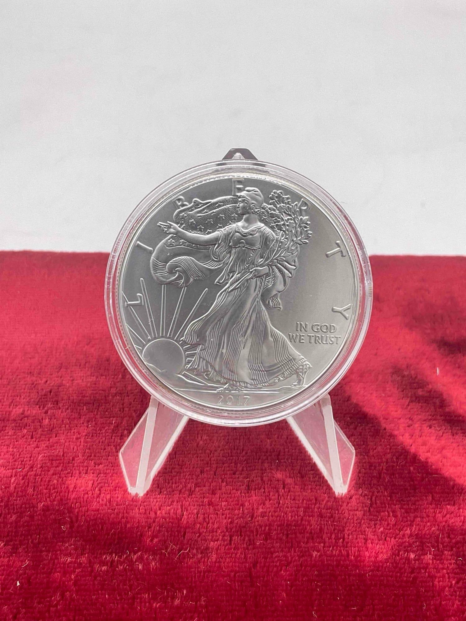 2017 uncirculated American silver Eagle 1 ounce .999 (1 of 2)