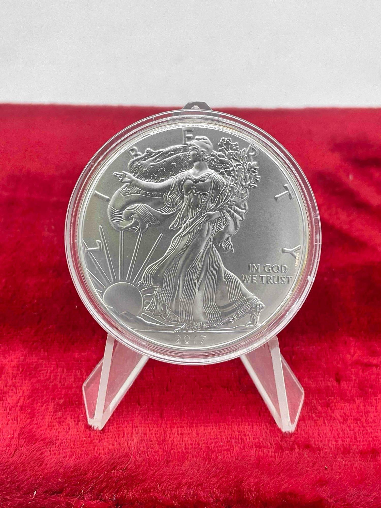 2017 uncirculated silver American Eagle 1 ounce .999 (1 of 2)