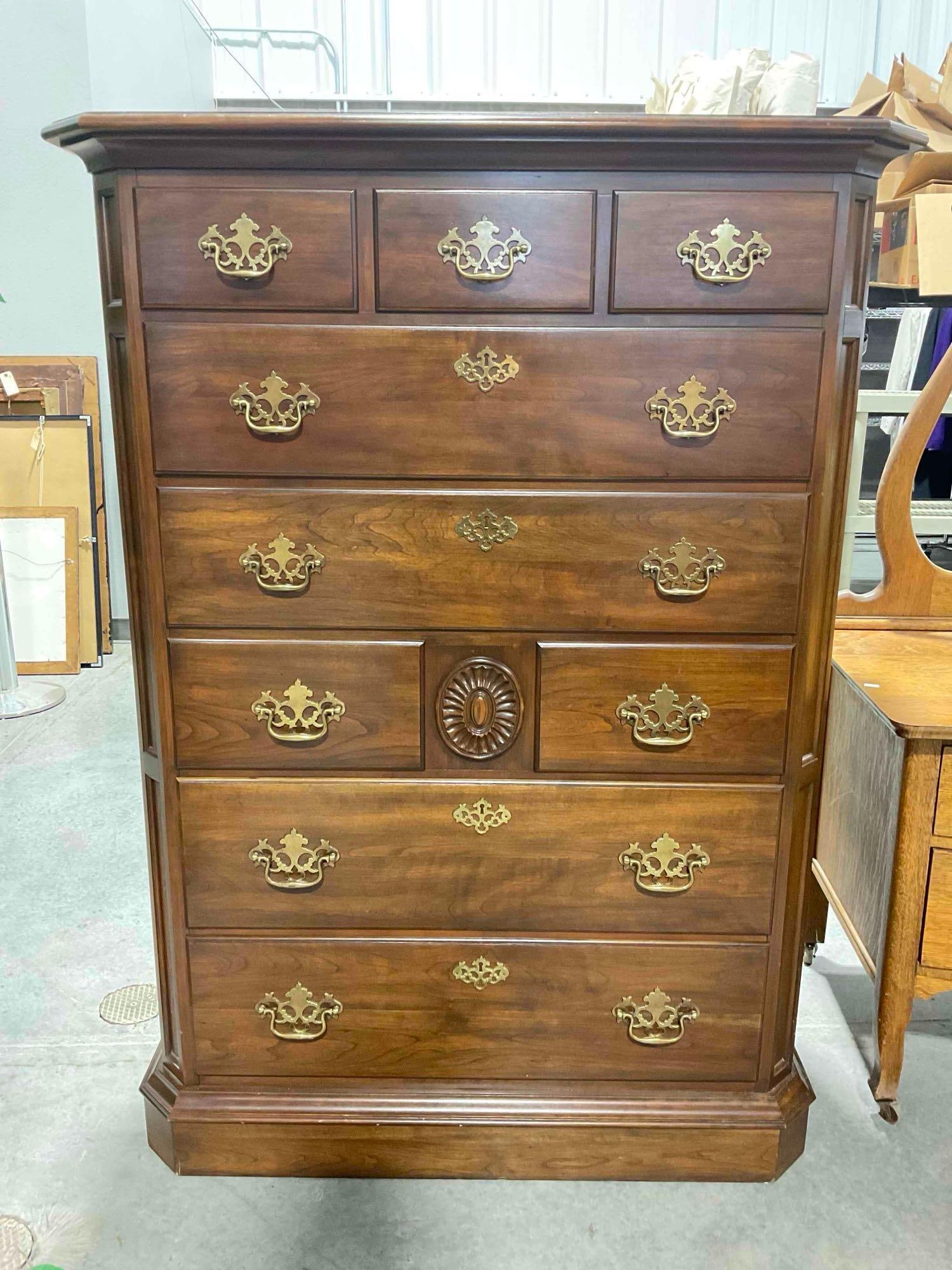 Vintage Pennsylvania House Mahogany Finish 9-Drawer Wooden Dresser. Excellent Condition. (1 of 6)