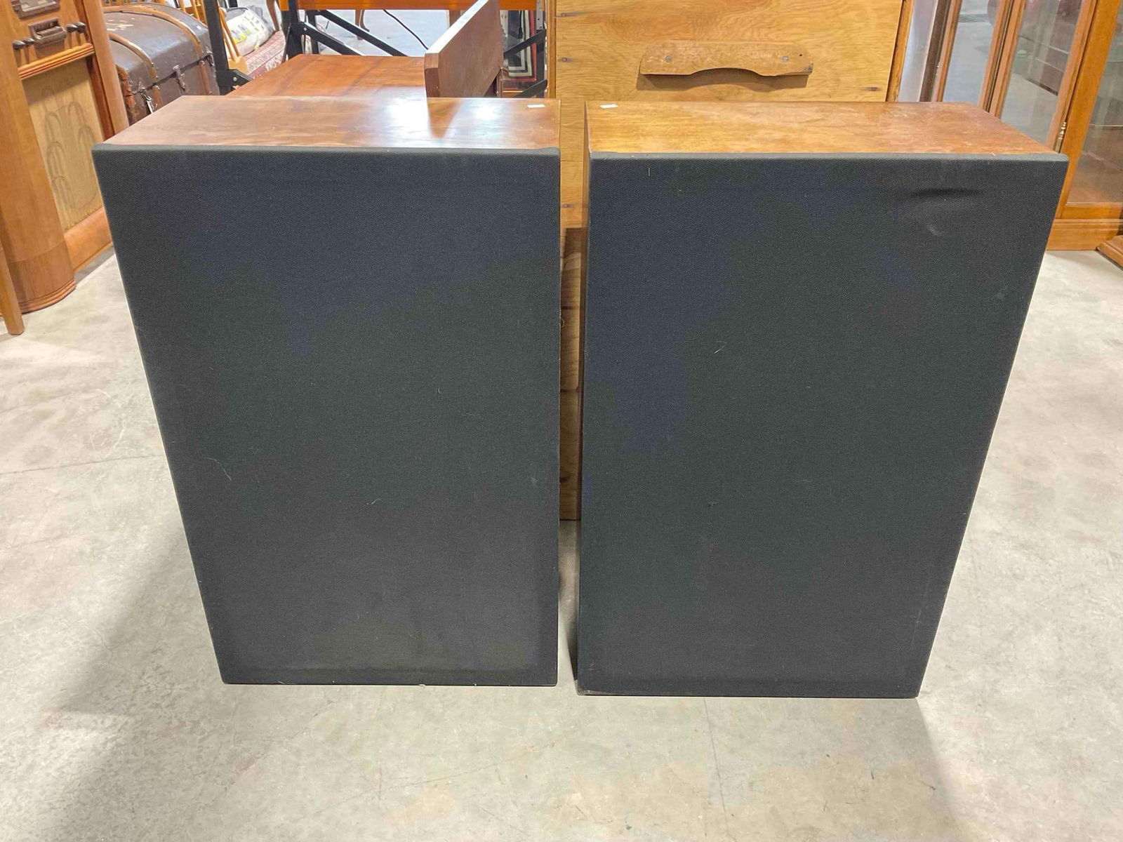 Pair of Vintage Unbranded Floor Box Speakers. No Hallmarks or Model Number. Untested, As Is. (1 of 6)