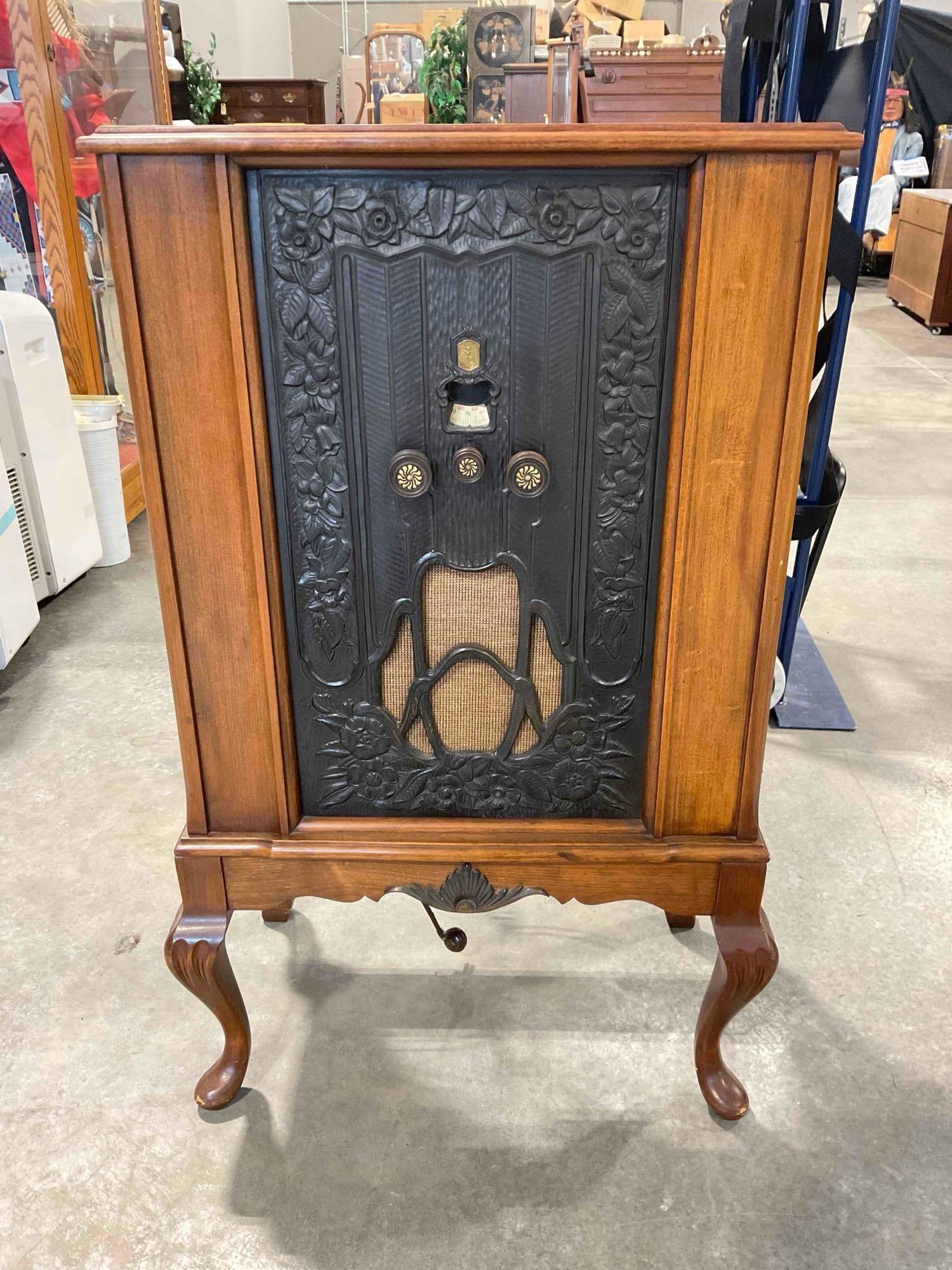 Vintage Crosley 1930s Floor Radio Model 77 in Handsome Hardwood Finish Cabinet. Untested. (1 of 10)