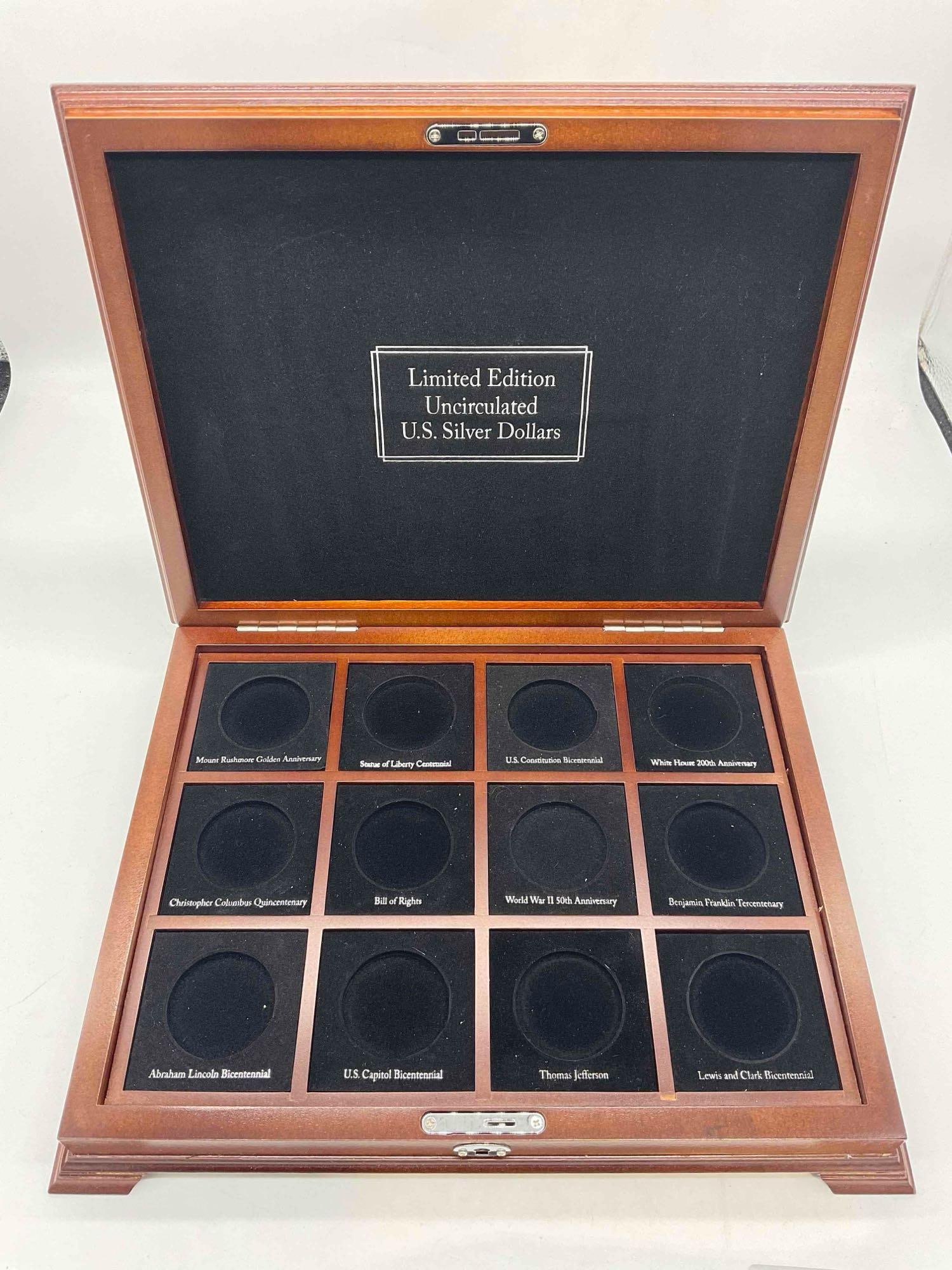 Us Limited Edition Cherry Wood Uncirculated US Commentative Dollar Display case (1 of 2)