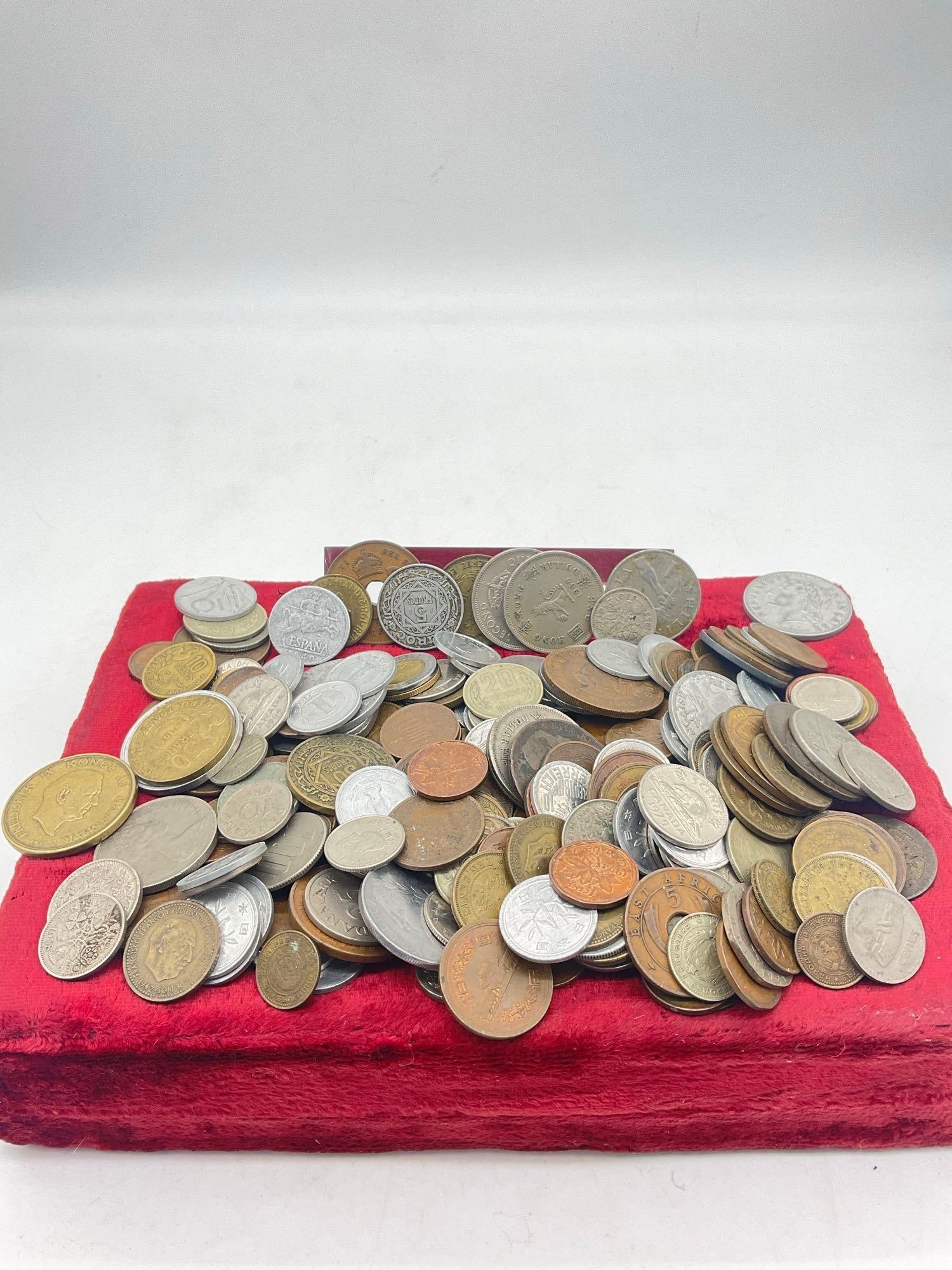 Large collection of vintage and Antique Coins from around the world see pics (1 of 6)