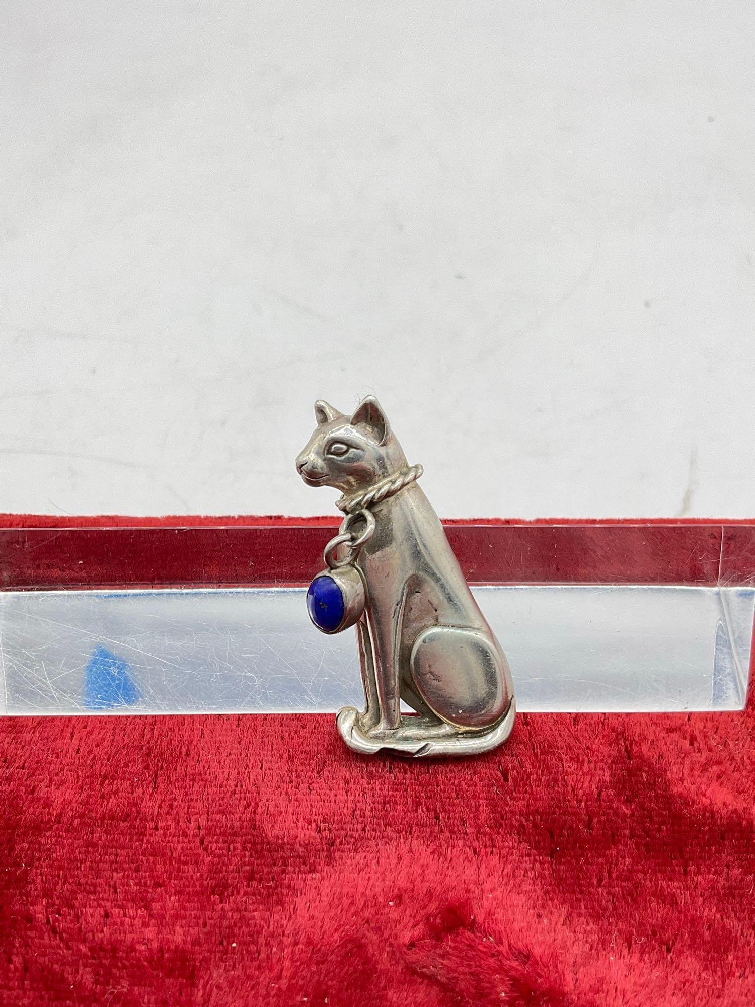 1989 Carol Felley Sterling silver cat design pendant with Lapis collar: JC-5320 