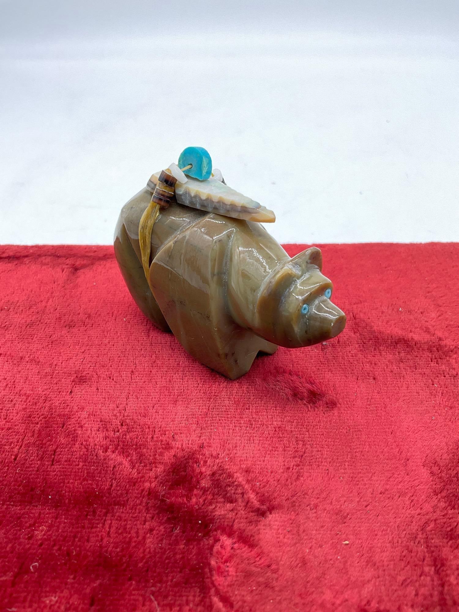 Vintage Zuni hand carved Native American bear fetish figurine w/ turquoise, arrowhead & stone: J-5010 approx 2" across 