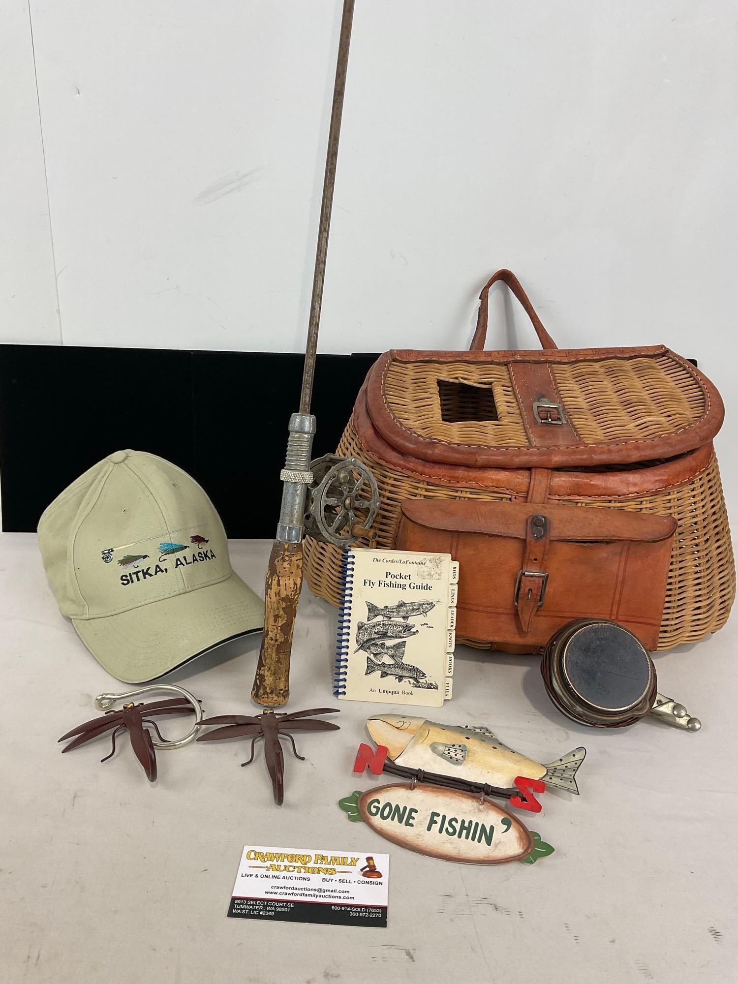 Vintage Creel Basket & model 9 Bristol Fishing Rod, Dragonfly Hooks, Perrine MFG Reel: Appears to be in good shape. The piece measures approx 10h x 40w x 9d inches. See pics. E-5320 *No in-house shipping, due to size and weight* 