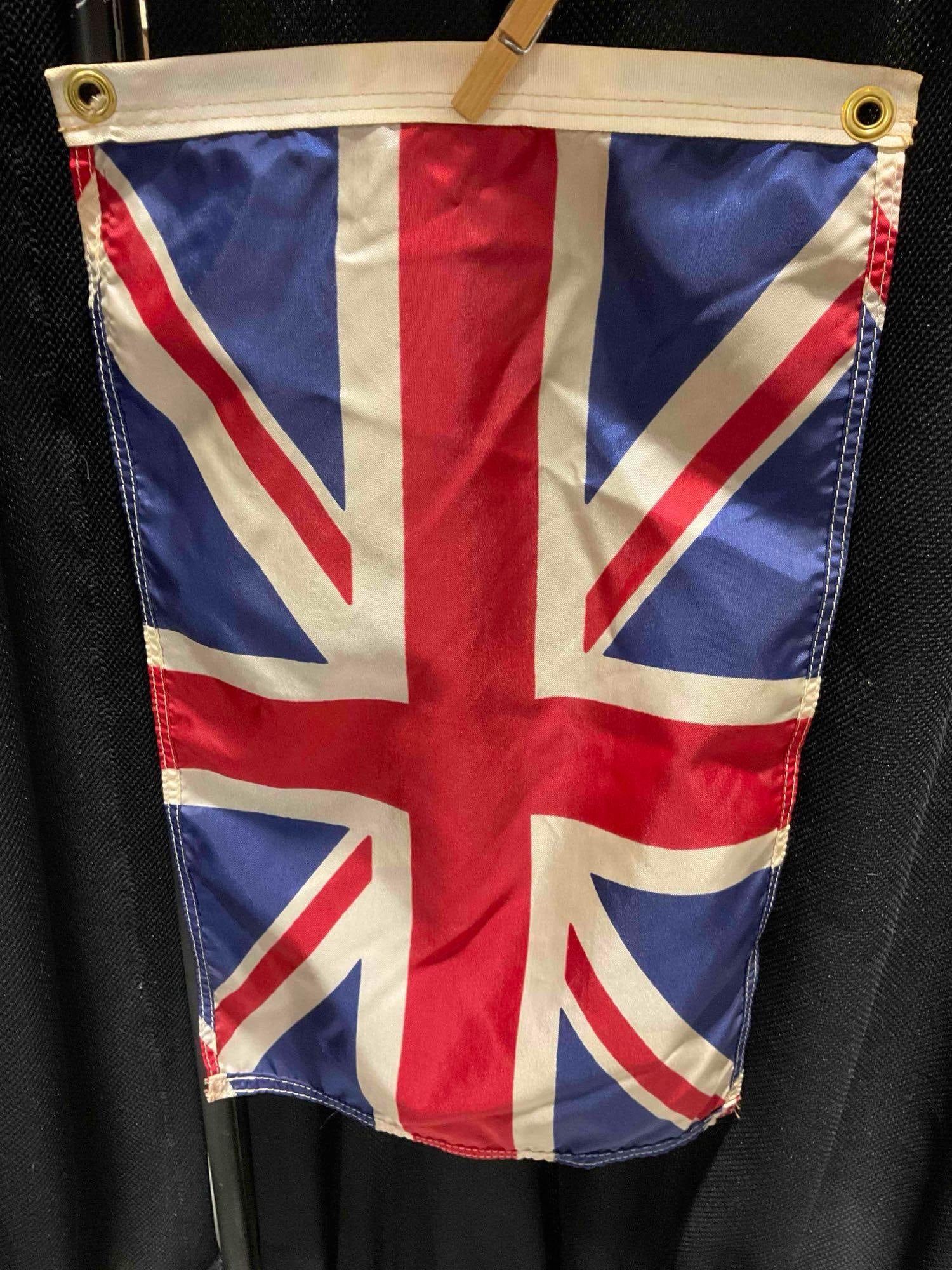 5 pcs Flag Assortment, incl. 3x American Flags, 1x Fabric Yardage & 1x British Flag. See pics. - 4