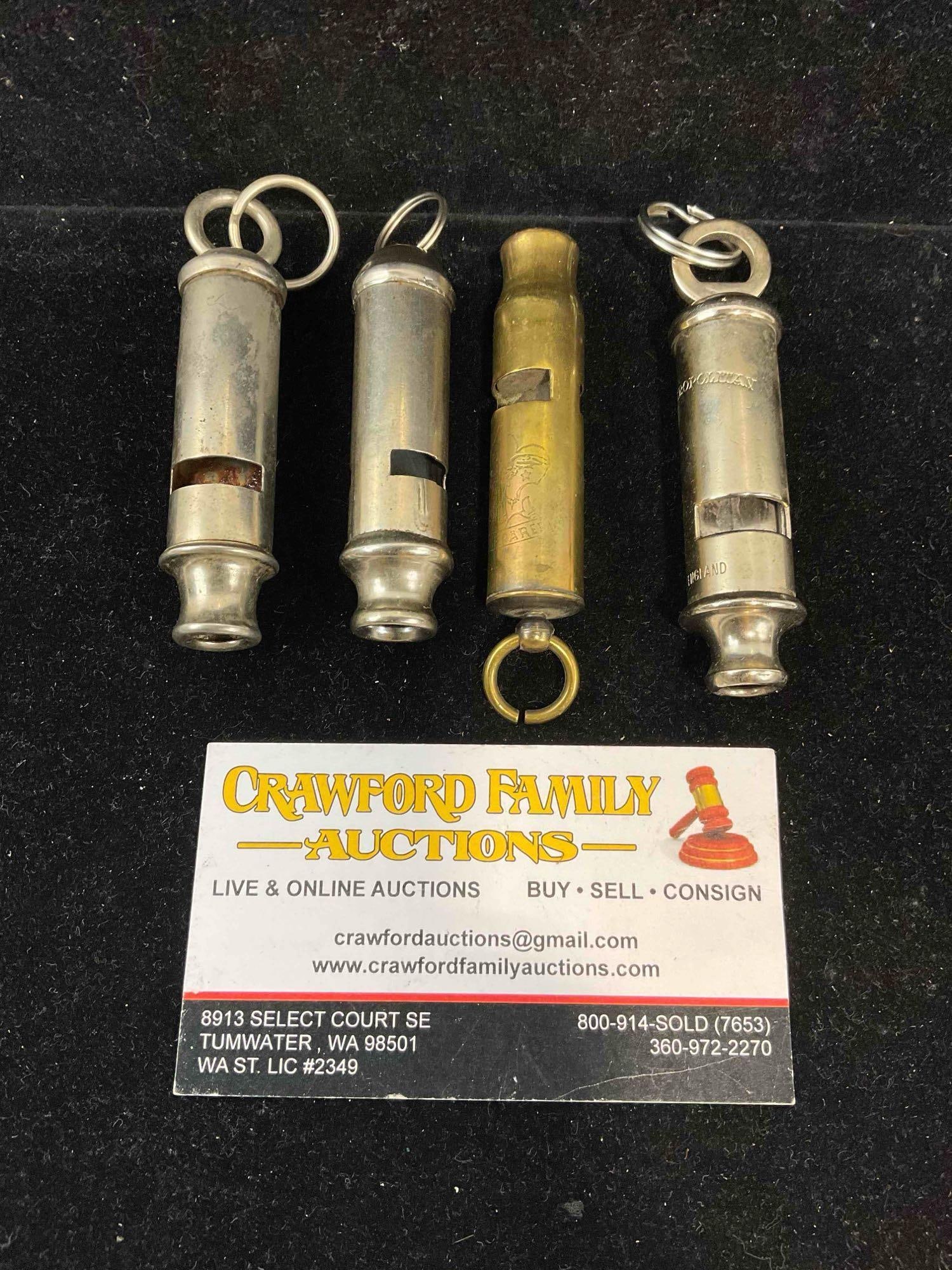 4 pcs Vintage Metal Whistles, incl. 1x Boy Scouts Brass Whistle, 1x The Metropolitan & More!: 4 pcs Vintage Metal Whistles, incl. 1x Boy Scouts Brass Whistle, 1x The Metropolitan & More! Minor Wear indicative of age, condition is otherwise very good. Measures 4" x 1" x 2" DM-5360 
