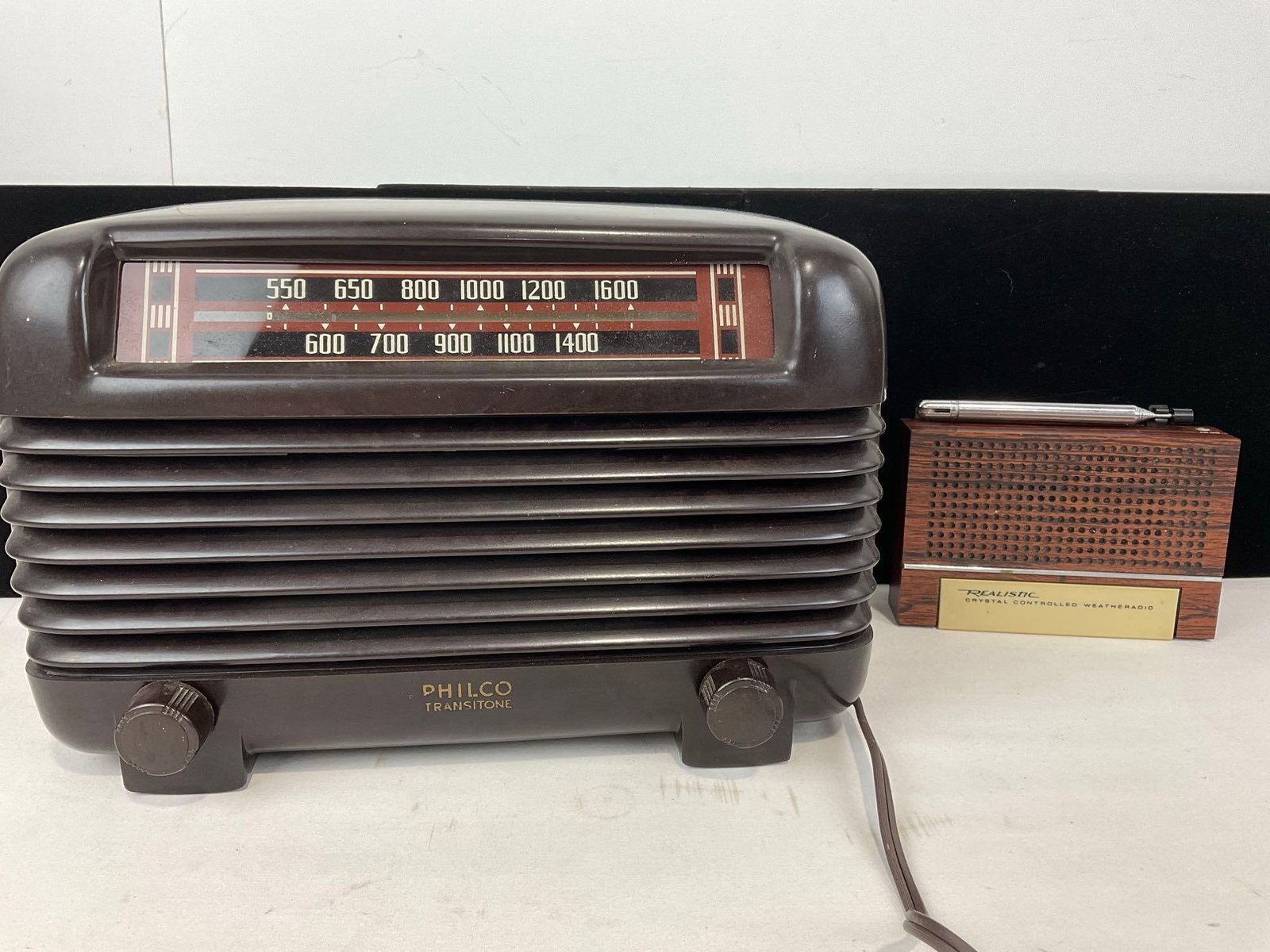 Vintage 1940 Philco Transitone AM Tube Radio Model 48-250 & Realistic Weatheradio Model no. 12-152A (1 of 6)