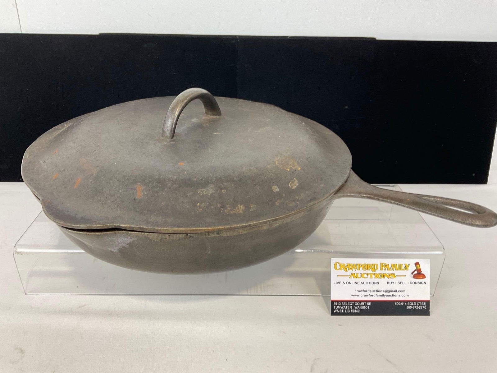 Vintage Unmarked #10 Cast Iron Deep Chicken Fryer Pan w/ Basting Lid, 6h x 17w x 13d inches: Appears to be in good shape. The piece measures approx 6h x 17w x 13d inches. See pics. E-4880 