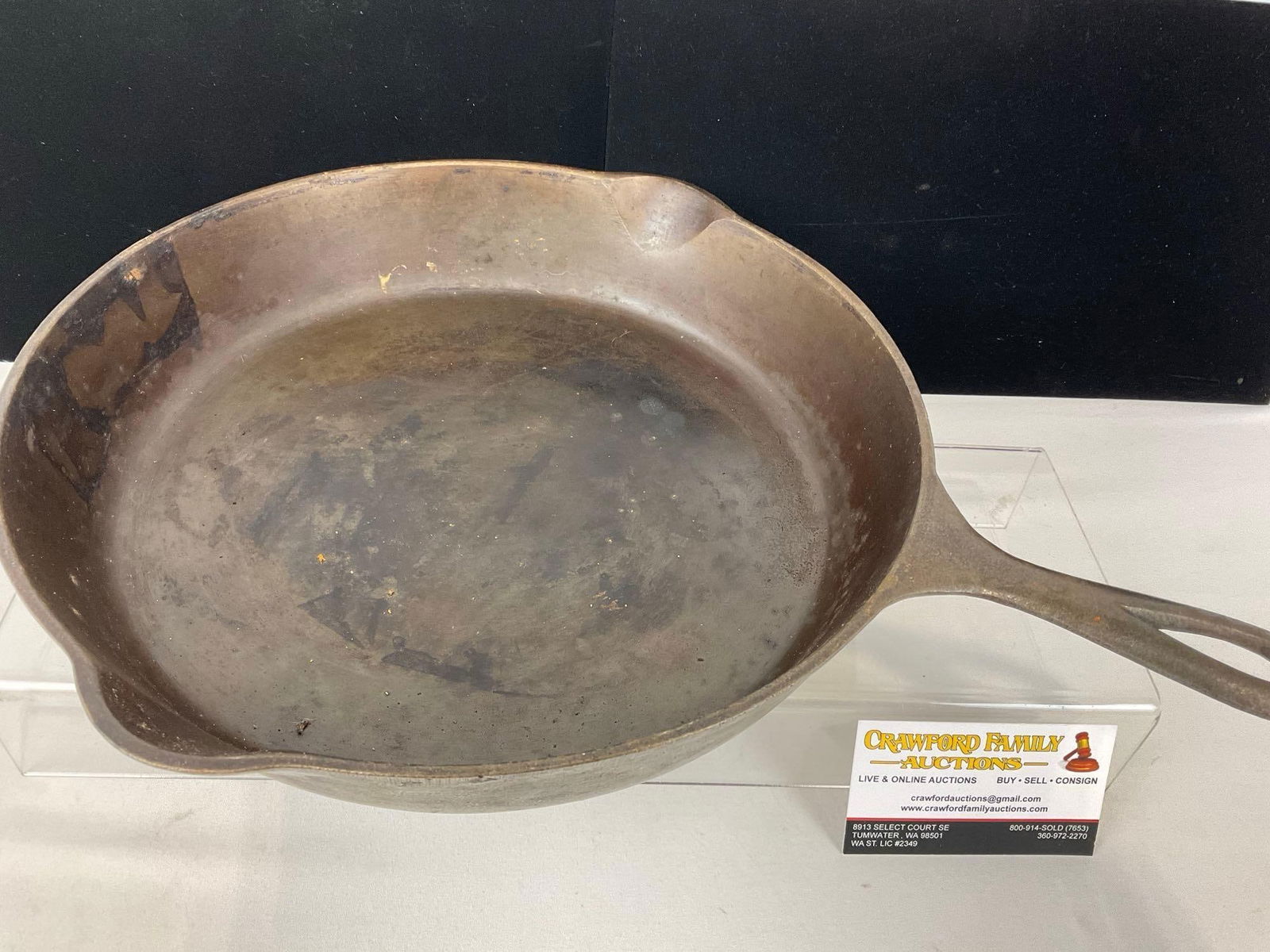 Vintage Unmarked #10 Cast Iron Deep Chicken Fryer Pan w/ Basting Lid, 6h x 17w x 13d inches - 4