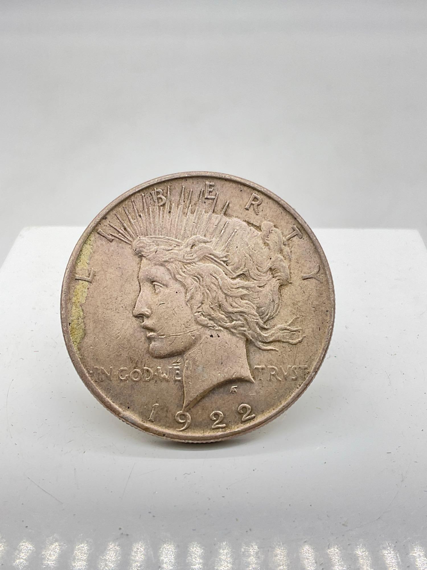 Antique 1922 Silver Peace Dollar (1 of 2)