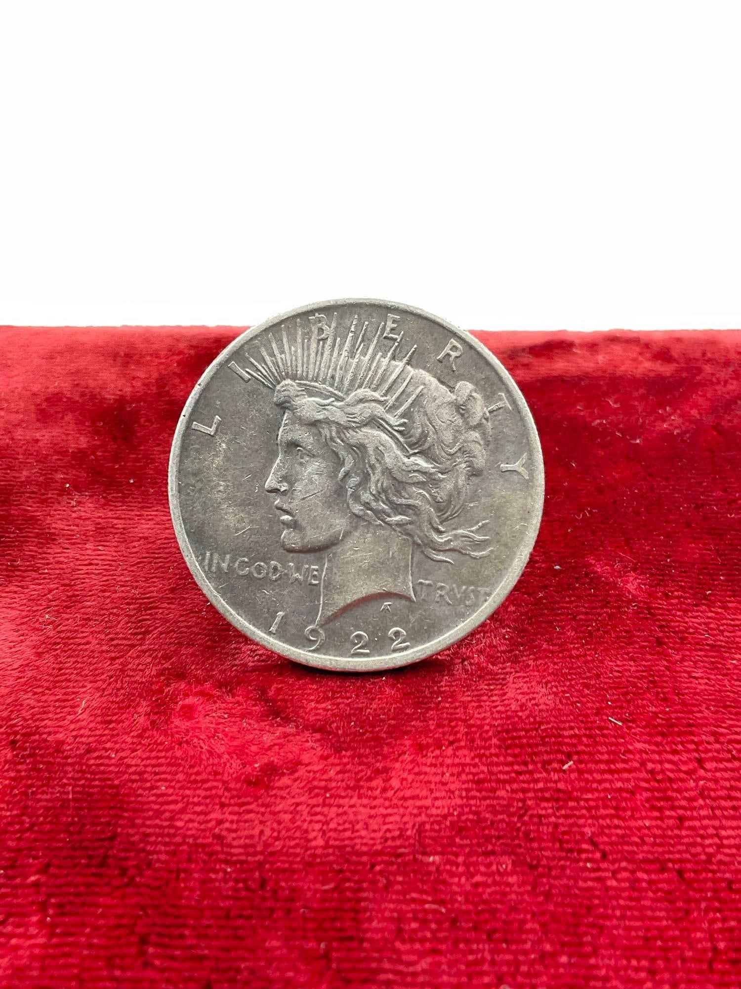 Antique 1922 Silver Peace dollar (1 of 2)