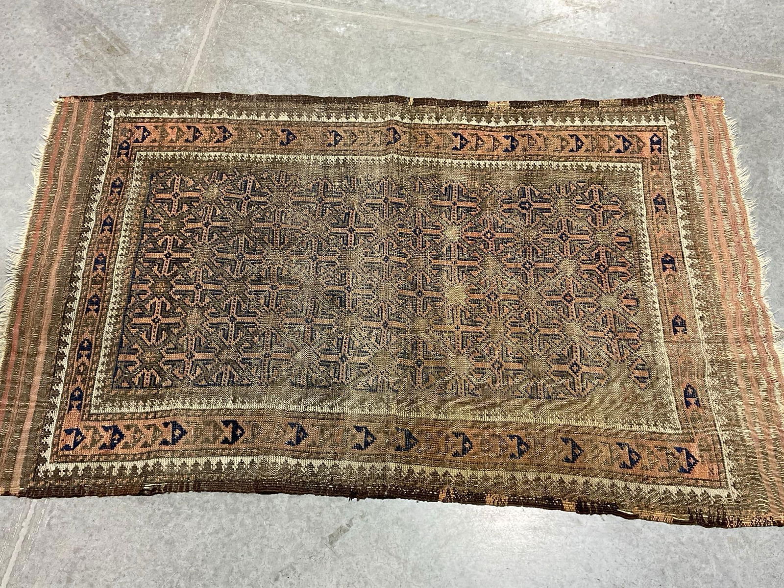 Antique Handknotted Baluch Rug, Traditional Tribal Pattern, Olive Green/Brown/Salmon 32x55 inches: Appears to be in good shape. The piece when rolled up measures approx 32h x 5w x 4d inches. See pics. E-5380 