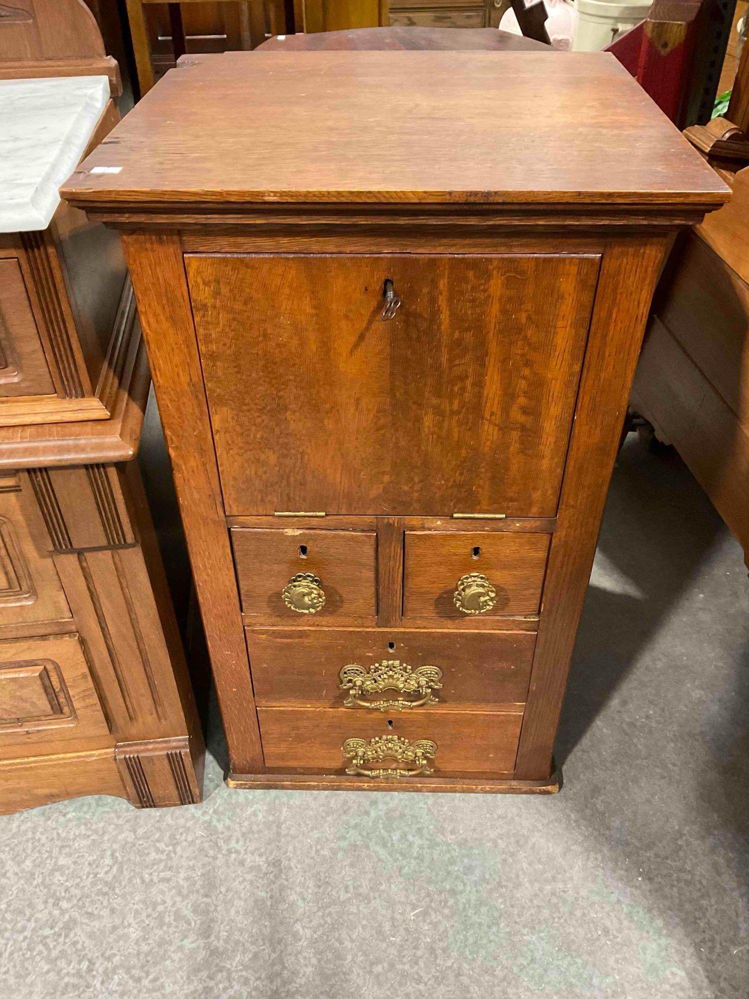 Antique New England Co. Oak Hallway Washstand Commode w/ 4 Drawers & Locking Cabinet. (1 of 10)